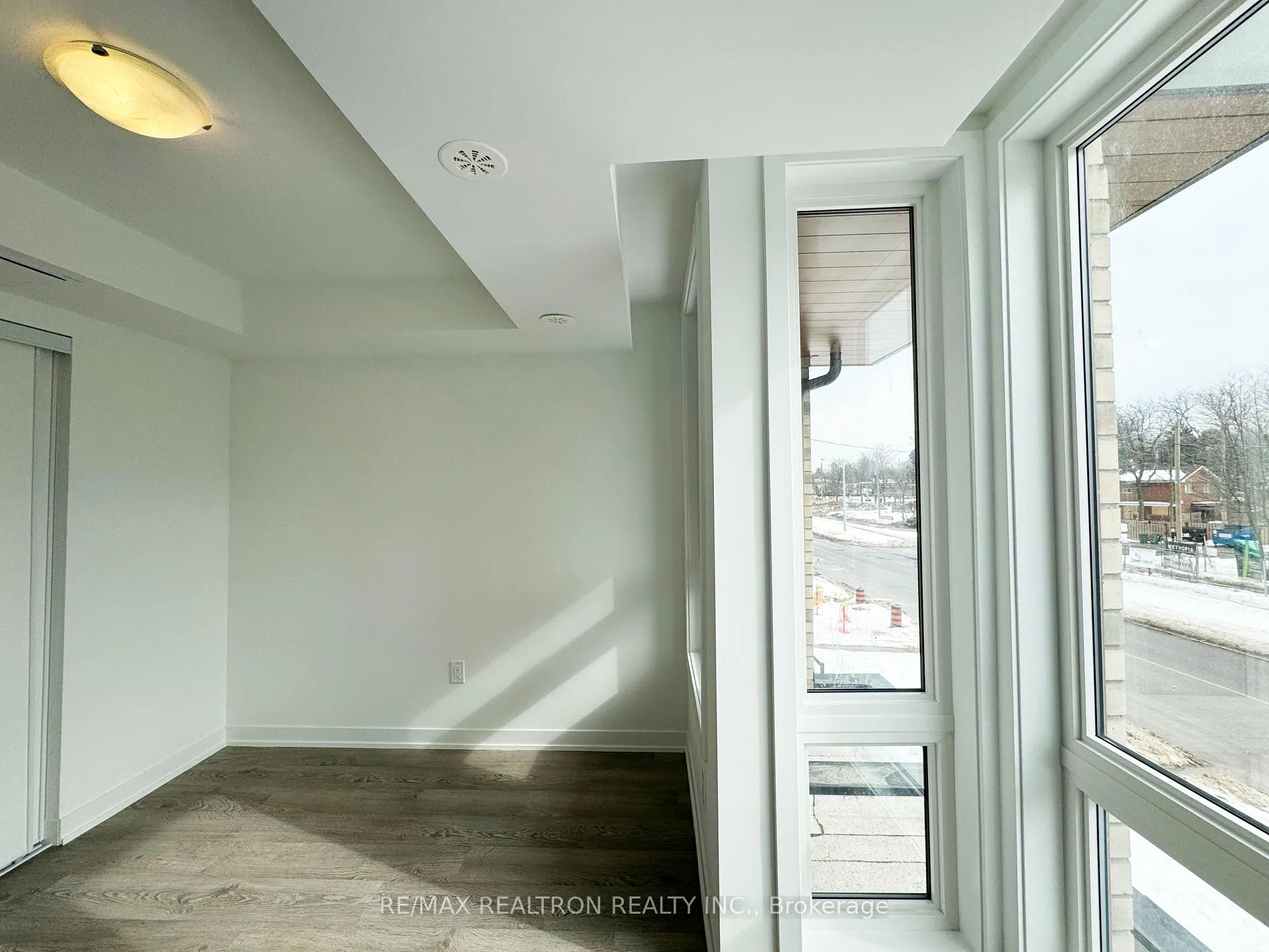 Photo 24 of 60 Turtle Island Road, Toronto, Englemount-Lawrence — HOMEH