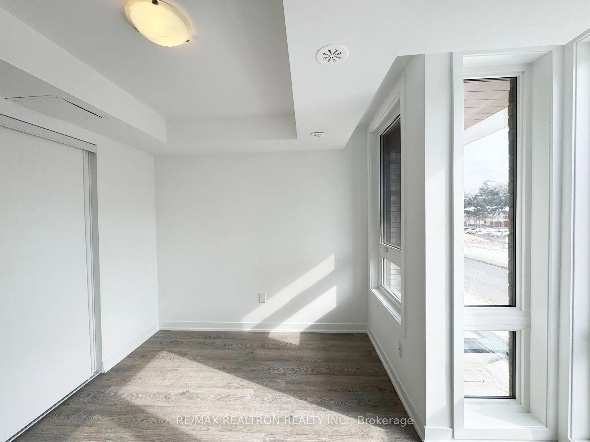 Photo 27 of 60 Turtle Island Road, Toronto, Englemount-Lawrence — HOMEH