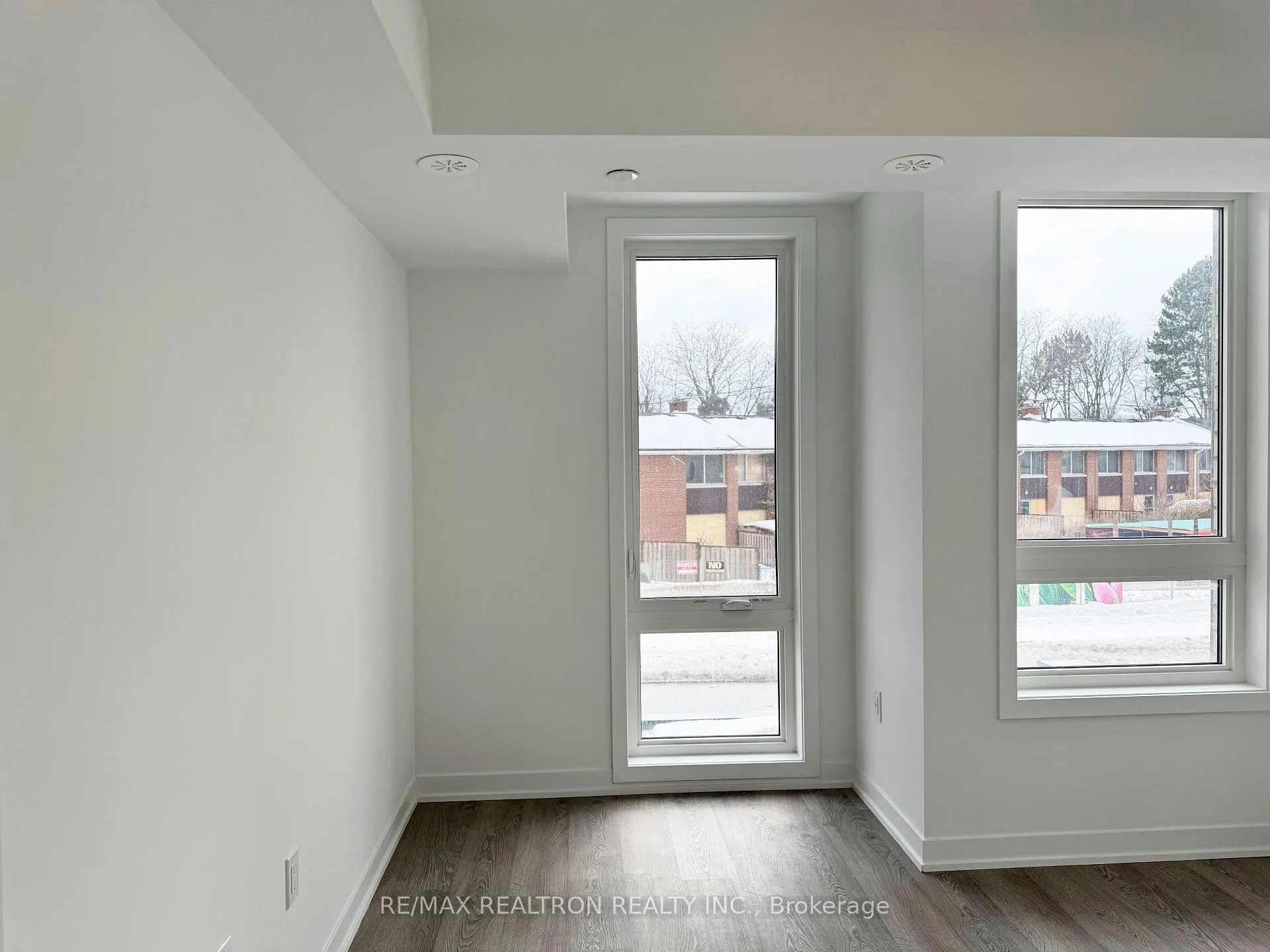 Photo 28 of 60 Turtle Island Road, Toronto, Englemount-Lawrence — HOMEH