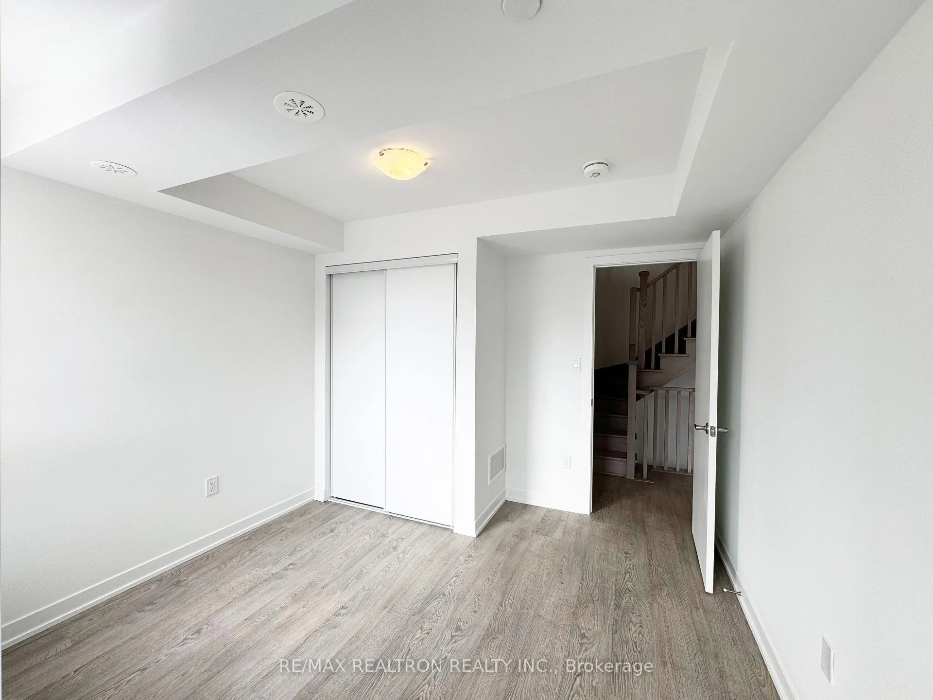 Photo 29 of 60 Turtle Island Road, Toronto, Englemount-Lawrence — HOMEH