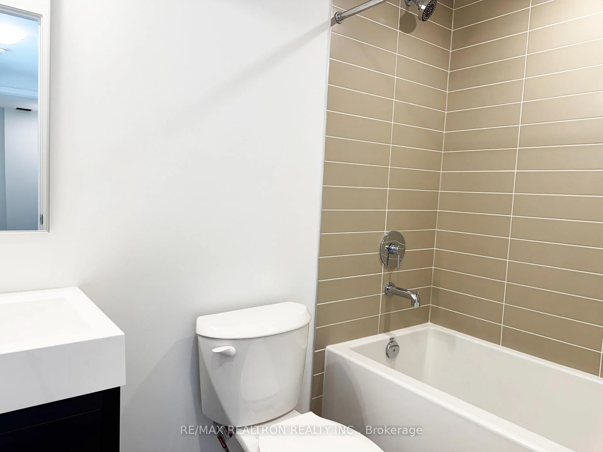 Photo 31 of 60 Turtle Island Road, Toronto, Englemount-Lawrence — HOMEH