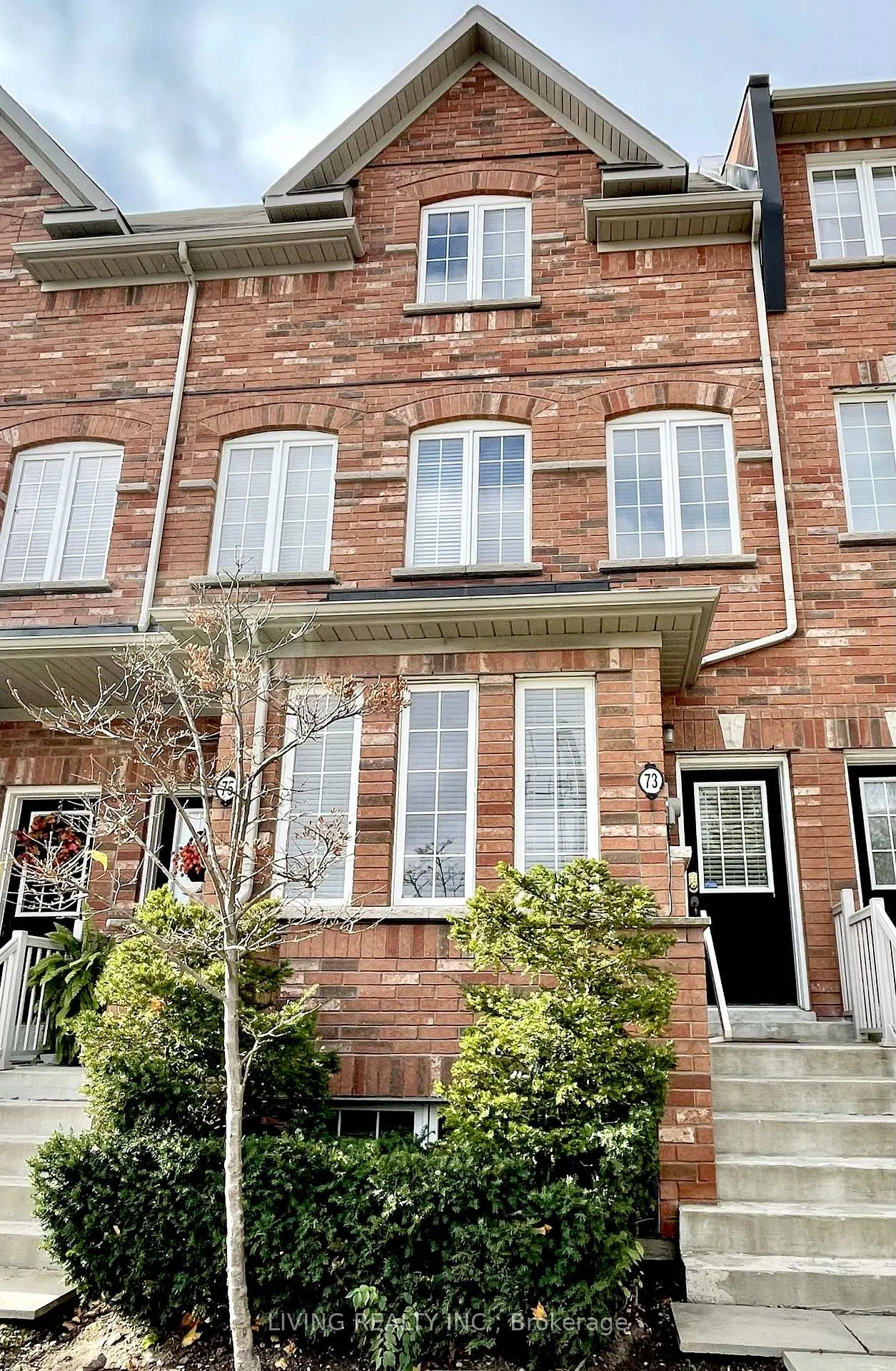 Front of 73 Enroutes Street