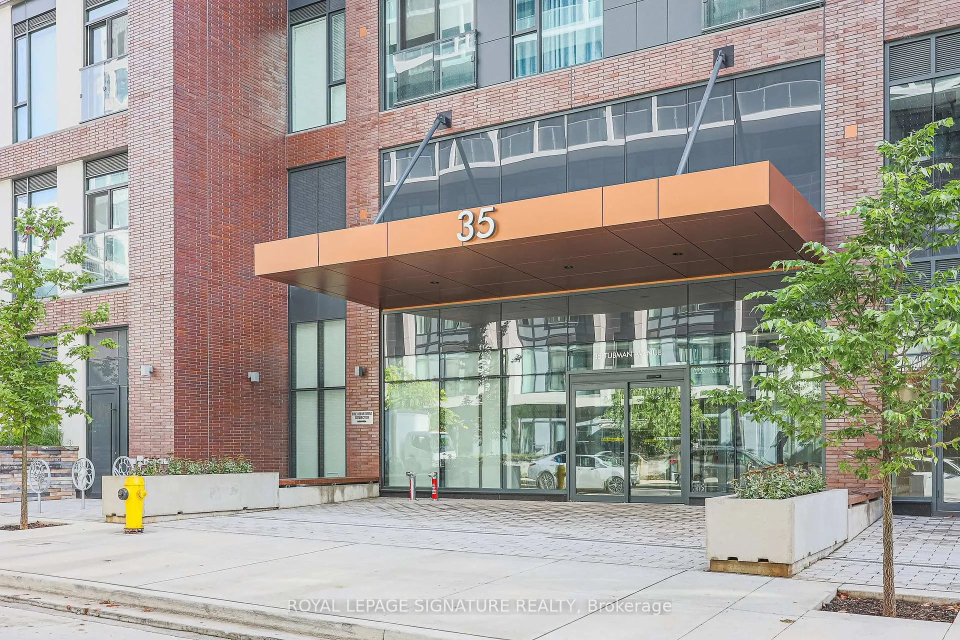 Front of Unit 409, 35 Tubman Avenue