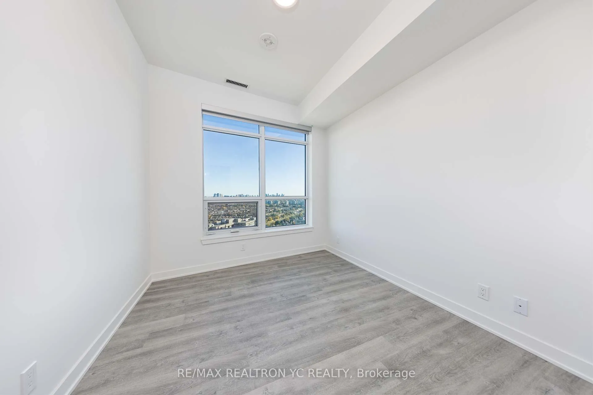 Photo 14 of Unit 2411, 50 Upper Mall Way, Vaughan, Brownridge — HOMEH