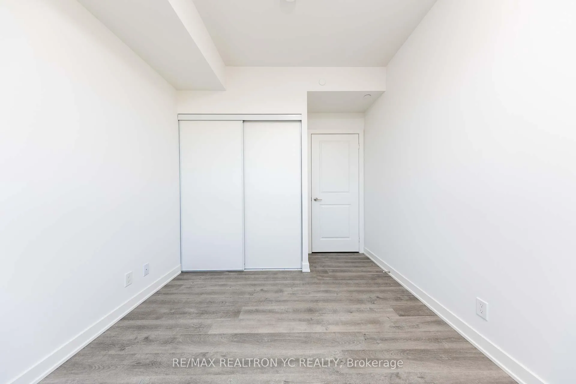 Photo 15 of Unit 2411, 50 Upper Mall Way, Vaughan, Brownridge — HOMEH