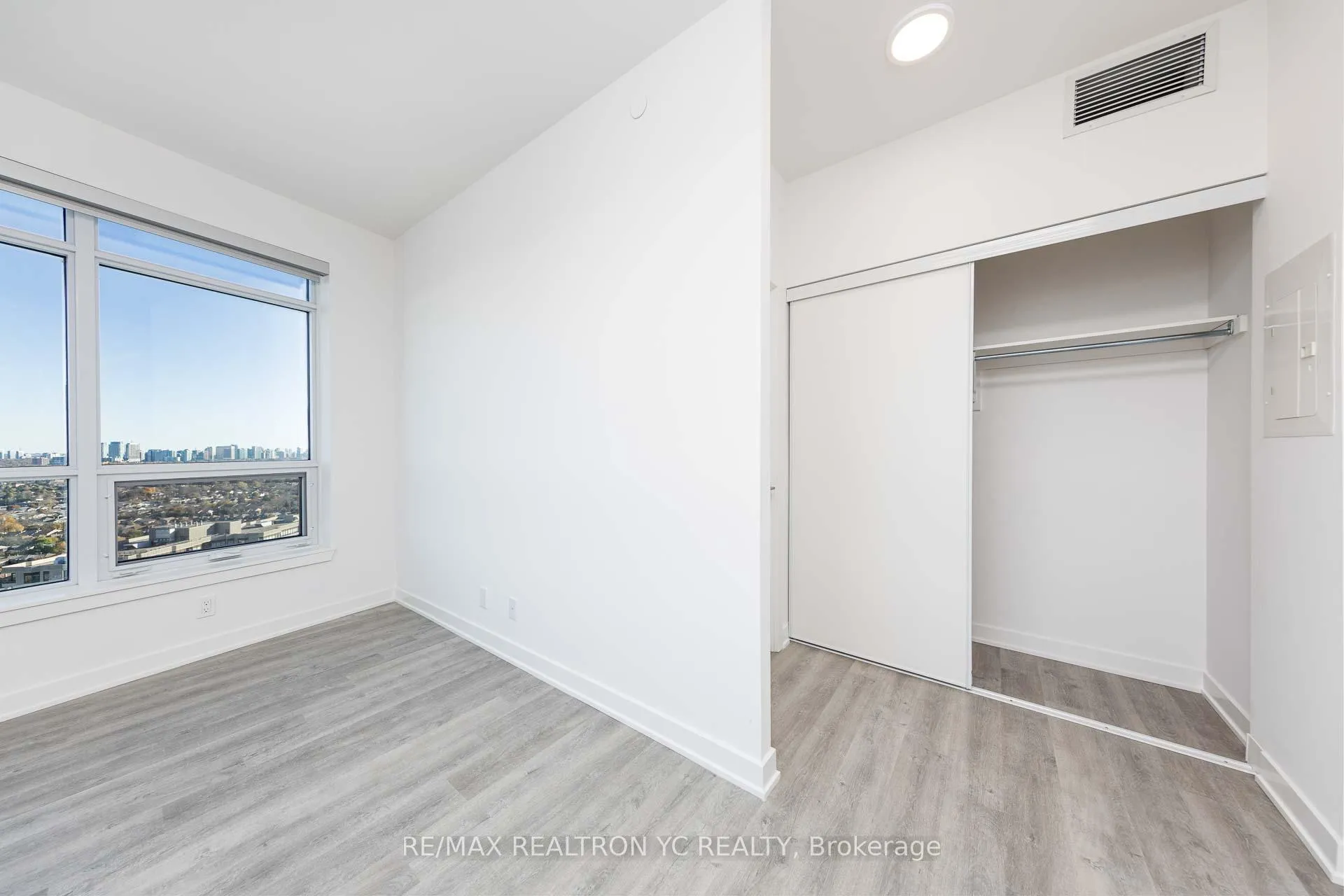 Photo 20 of Unit 2411, 50 Upper Mall Way, Vaughan, Brownridge — HOMEH