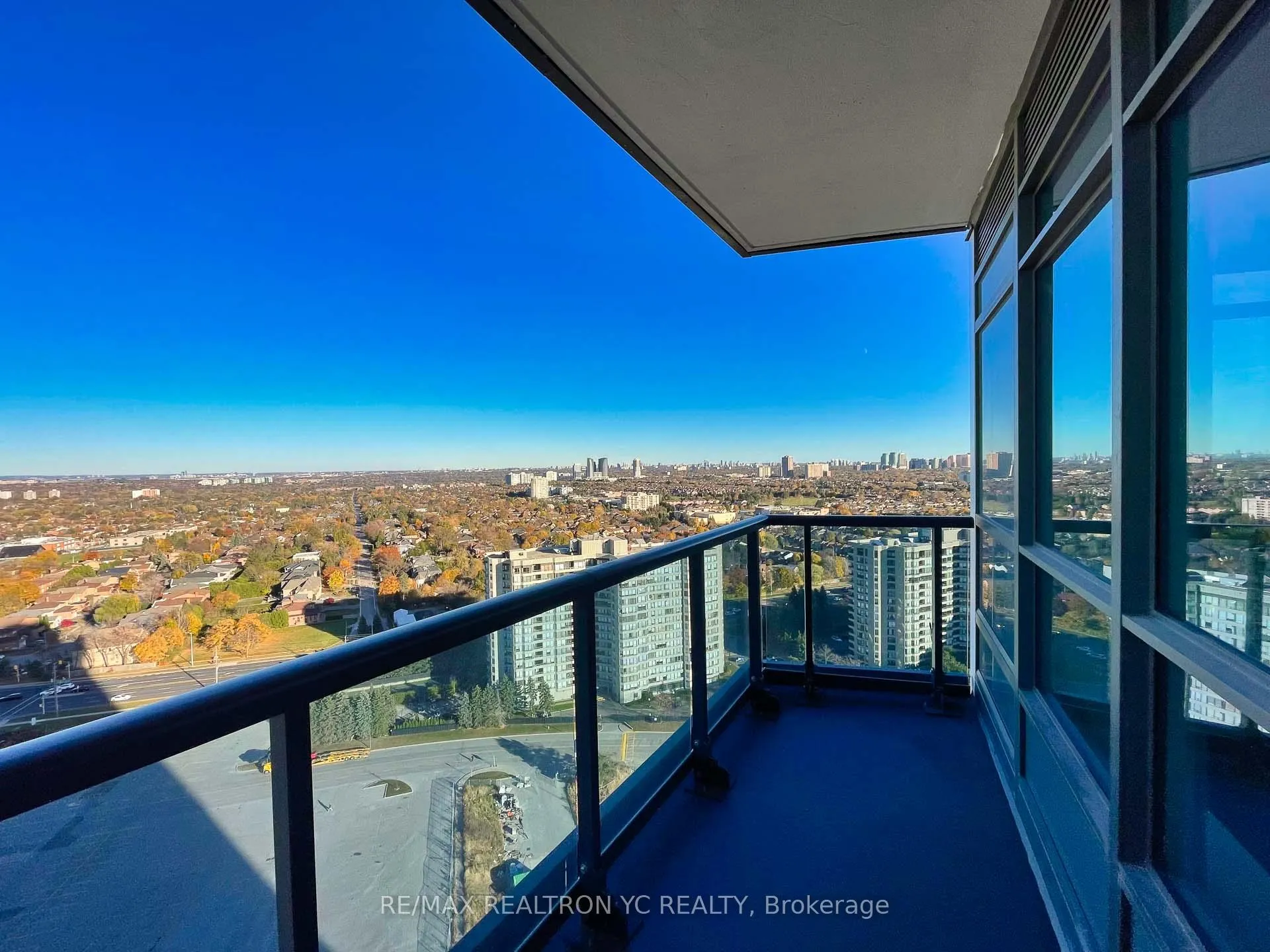 Photo 24 of Unit 2411, 50 Upper Mall Way, Vaughan, Brownridge — HOMEH