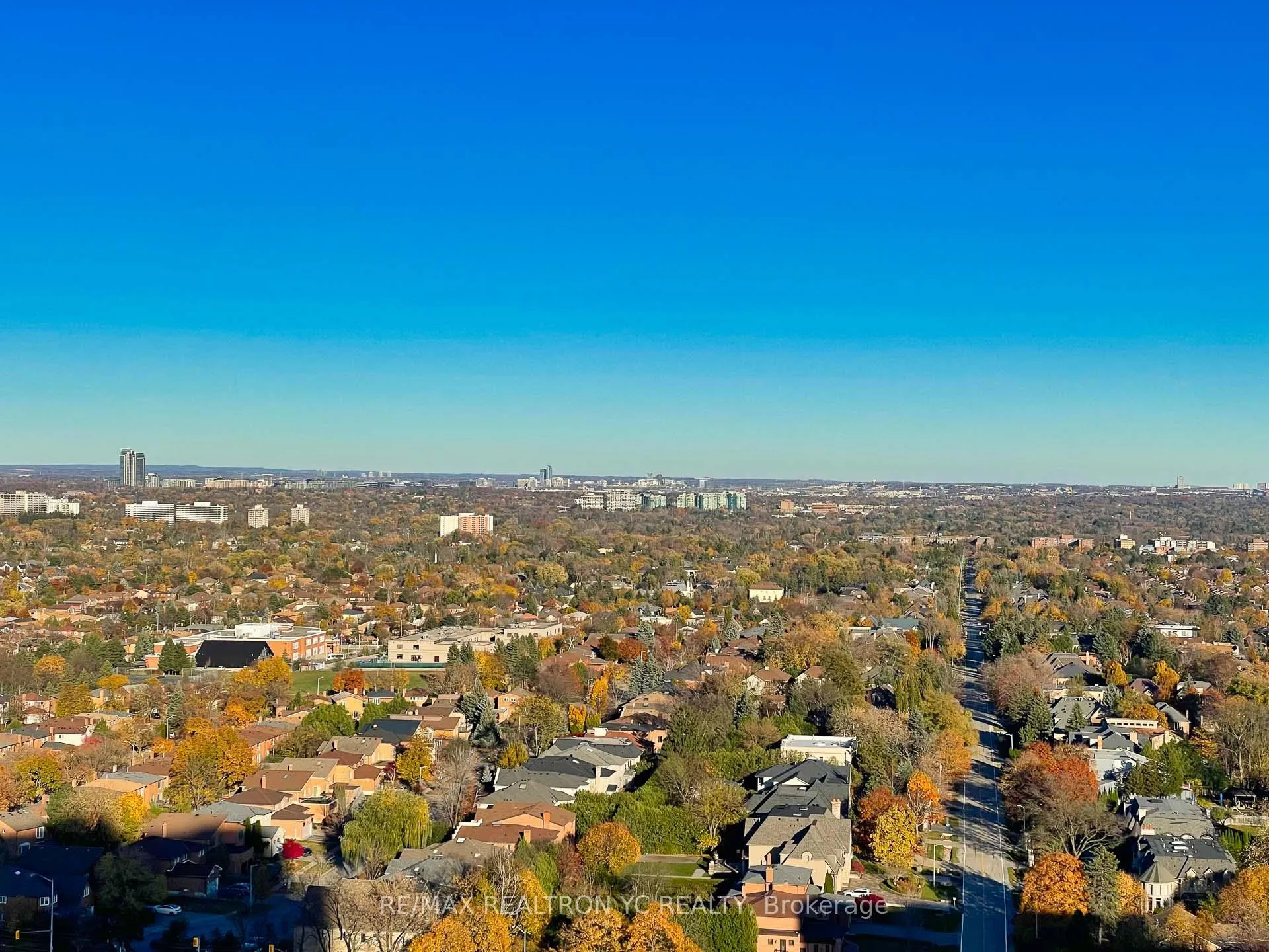 Photo 31 of Unit 2411, 50 Upper Mall Way, Vaughan, Brownridge — HOMEH