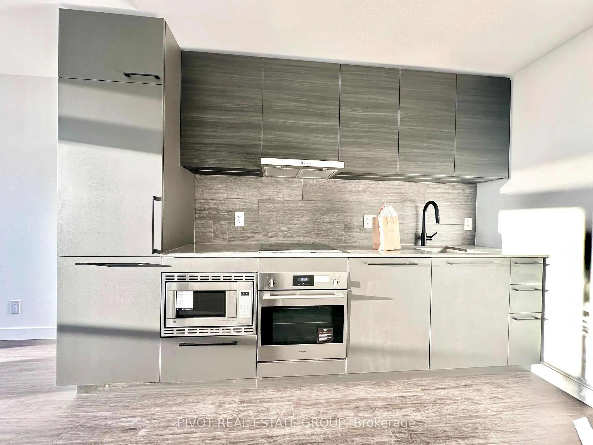 Photo 2 of Unit 1111, 1050 Eastern Avenue, Toronto, The Beaches — HOMEH