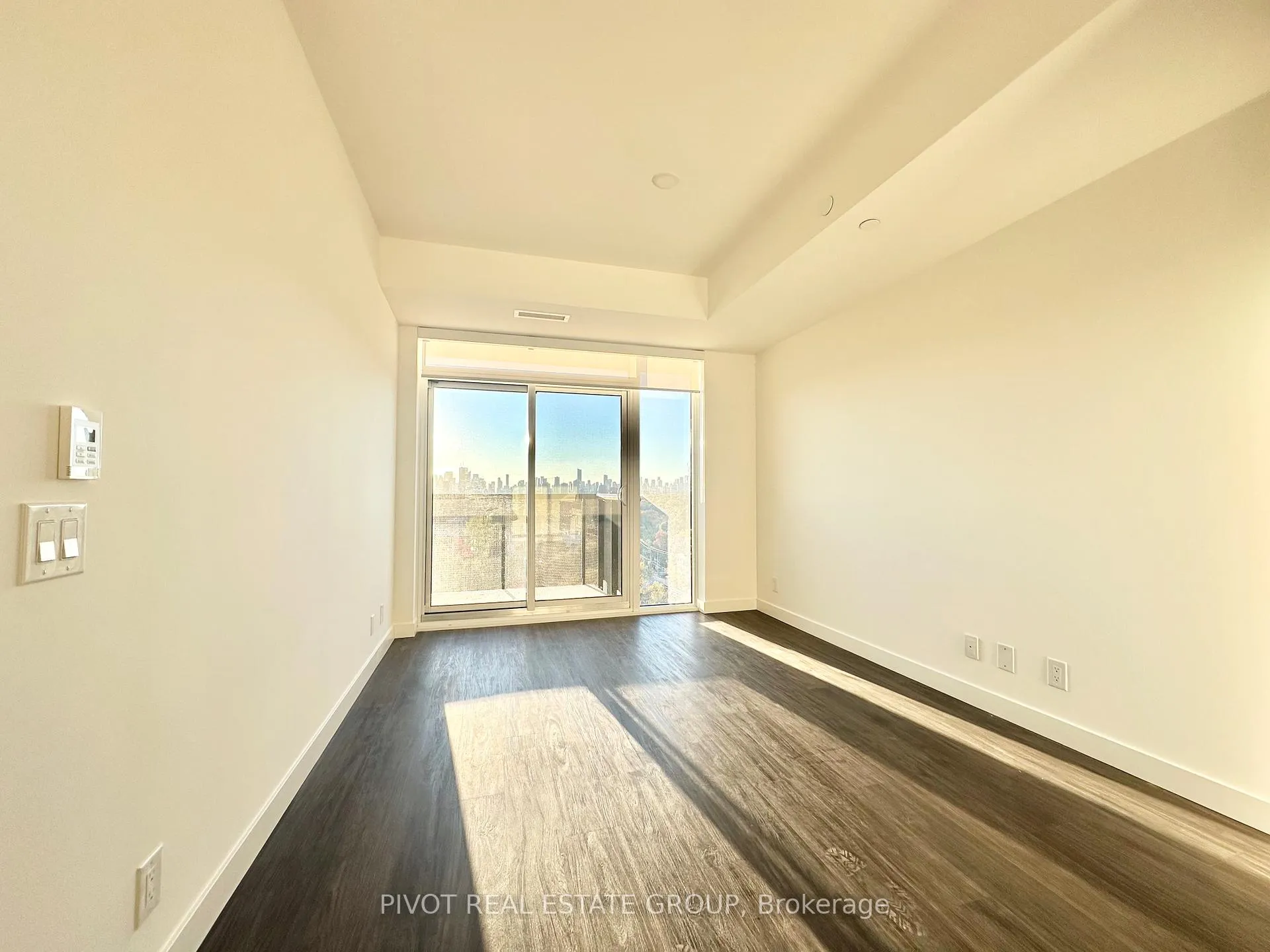 Photo 3 of Unit 1111, 1050 Eastern Avenue, Toronto, The Beaches — HOMEH
