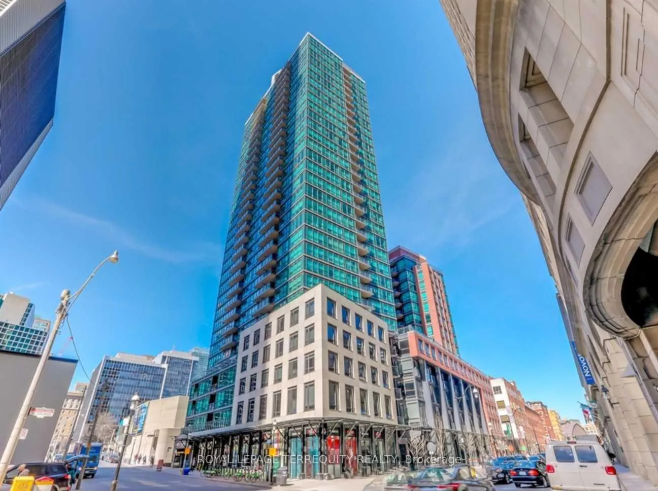 Front of Unit 706, 1 Scott Street