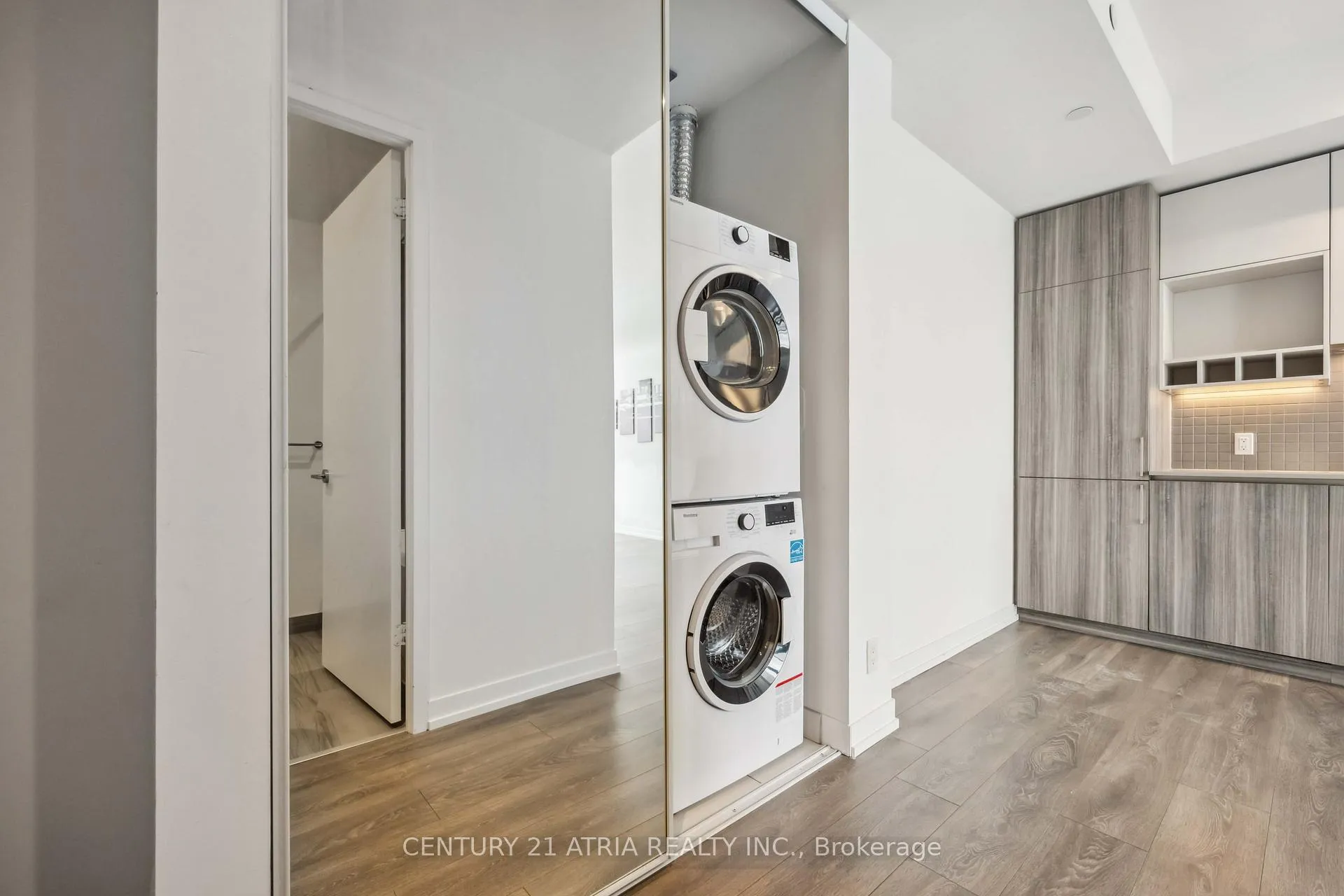 Photo 12 of Unit 2611, 5 Buttermill Avenue, Vaughan, Vaughan Corporate Centre — HOMEH