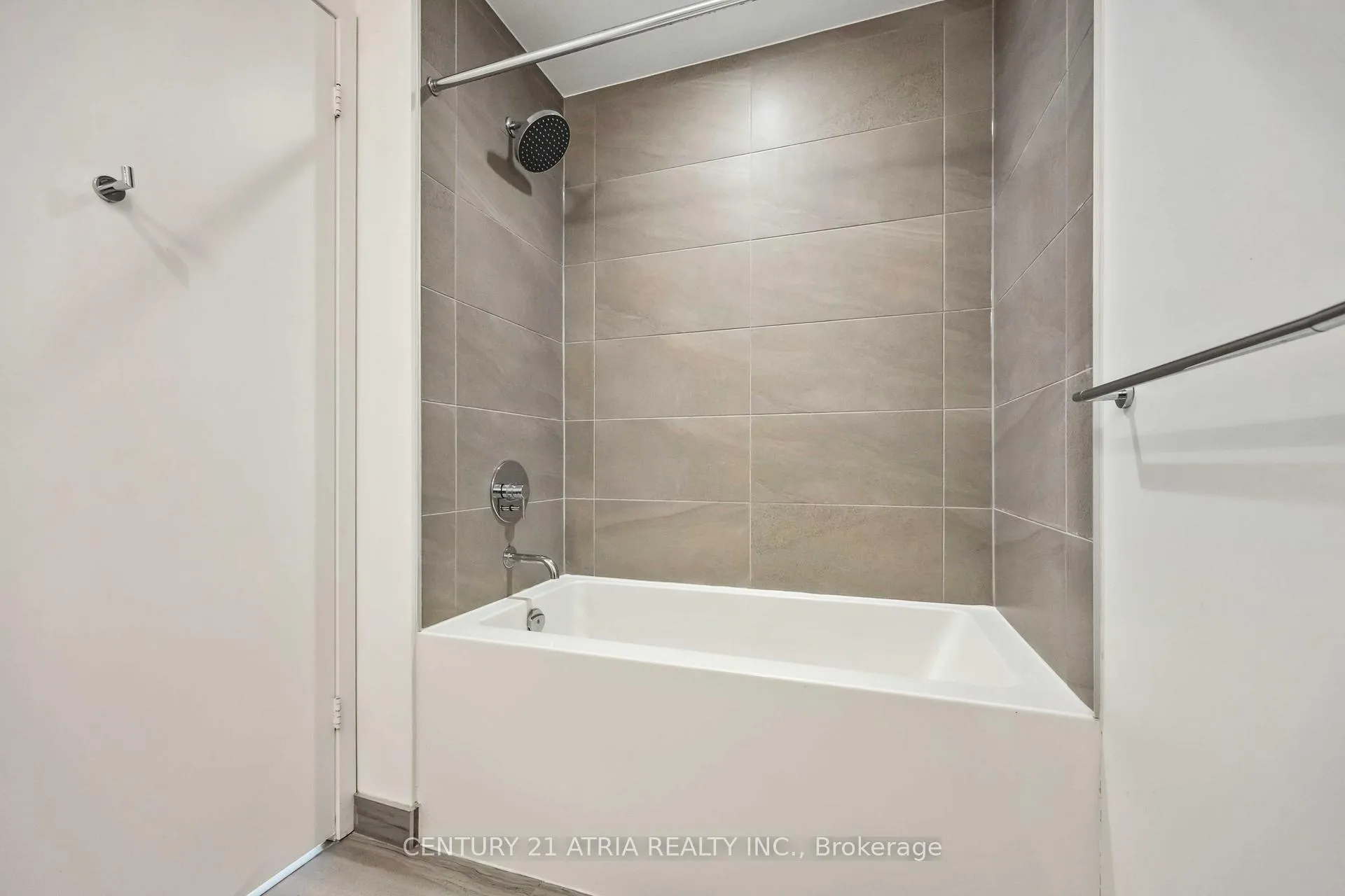 Photo 15 of Unit 2611, 5 Buttermill Avenue, Vaughan, Vaughan Corporate Centre — HOMEH