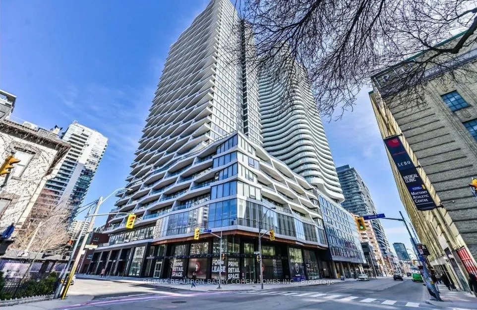 Front of Unit 2517, 85 Wood Street
