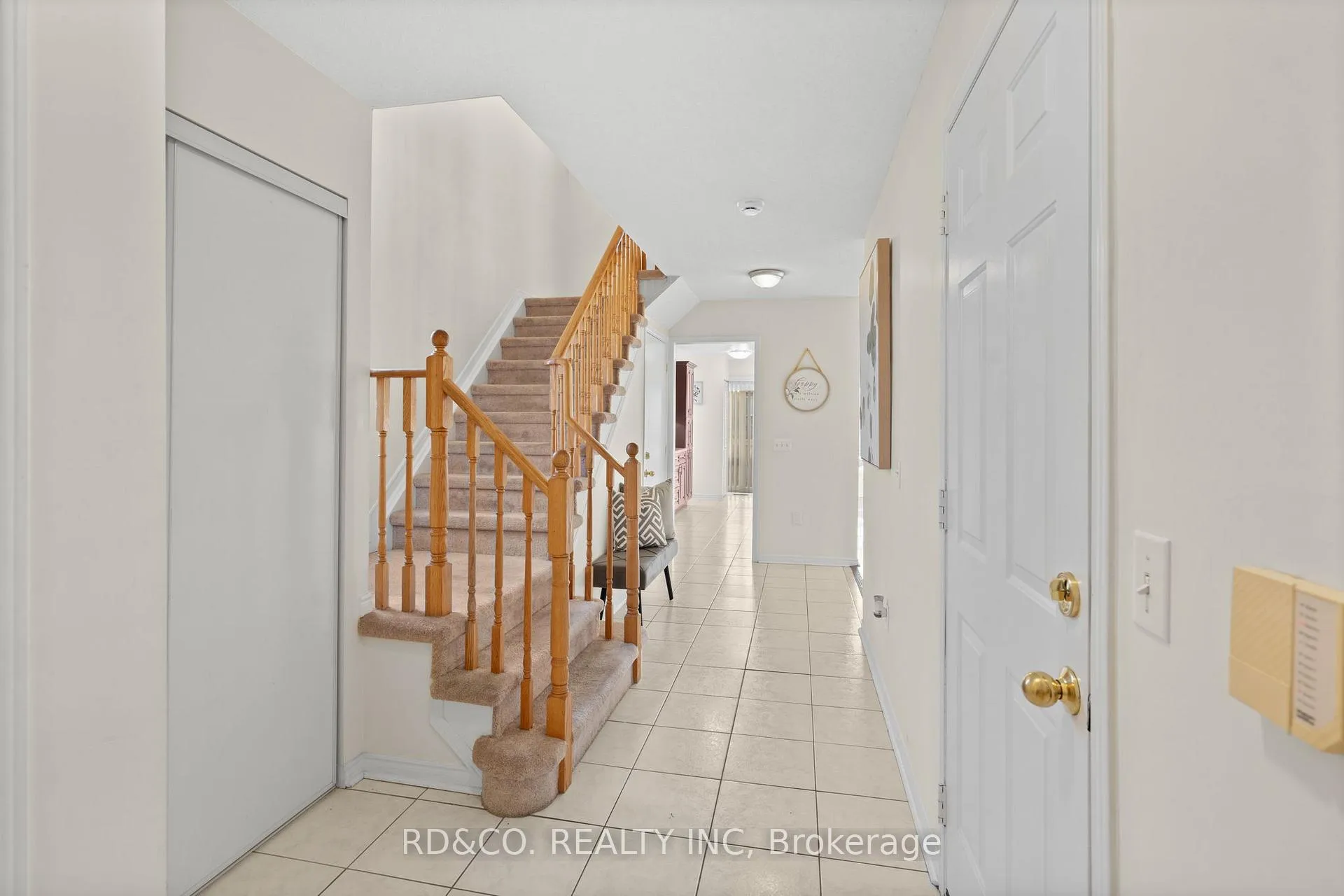 Photo 4 of 2 Ingold Lane, Ajax, Central — HOMEH