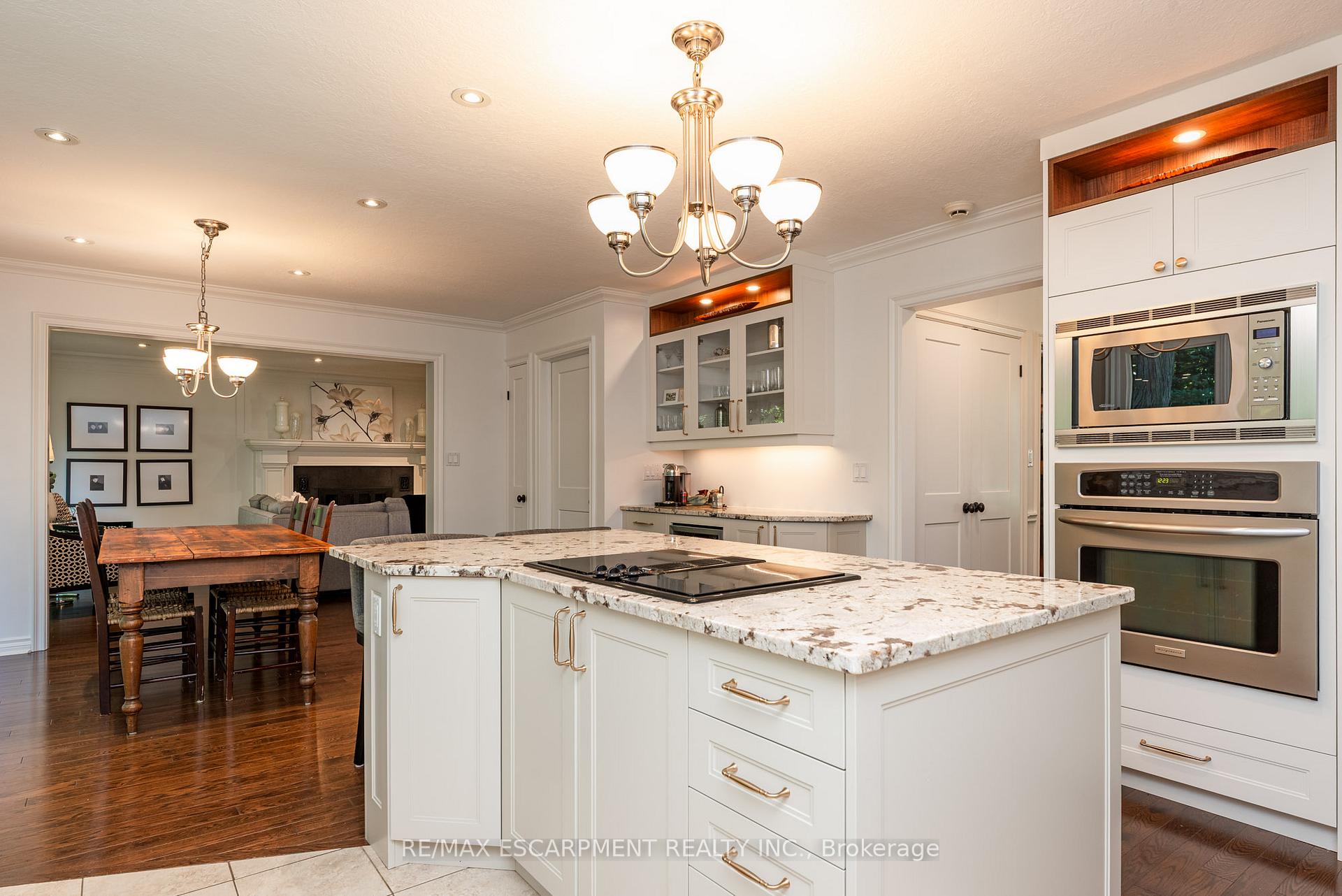 Photo 9 of 1353 Hazelton Boulevard, Burlington, Tyandaga — HOMEH