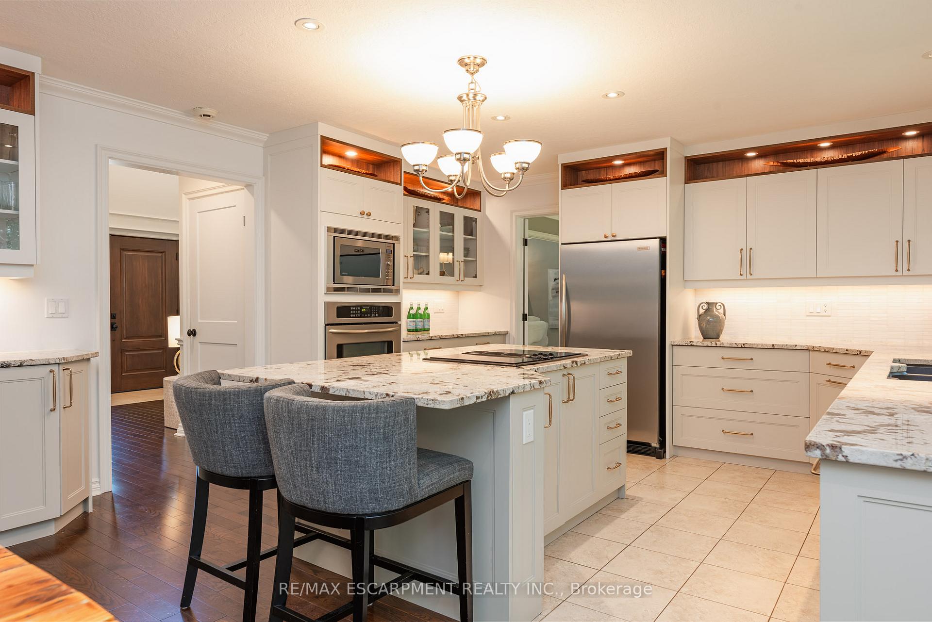 Photo 10 of 1353 Hazelton Boulevard, Burlington, Tyandaga — HOMEH