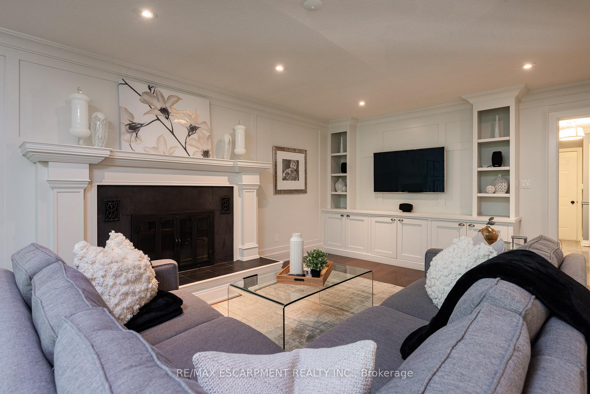 Photo 17 of 1353 Hazelton Boulevard, Burlington, Tyandaga — HOMEH