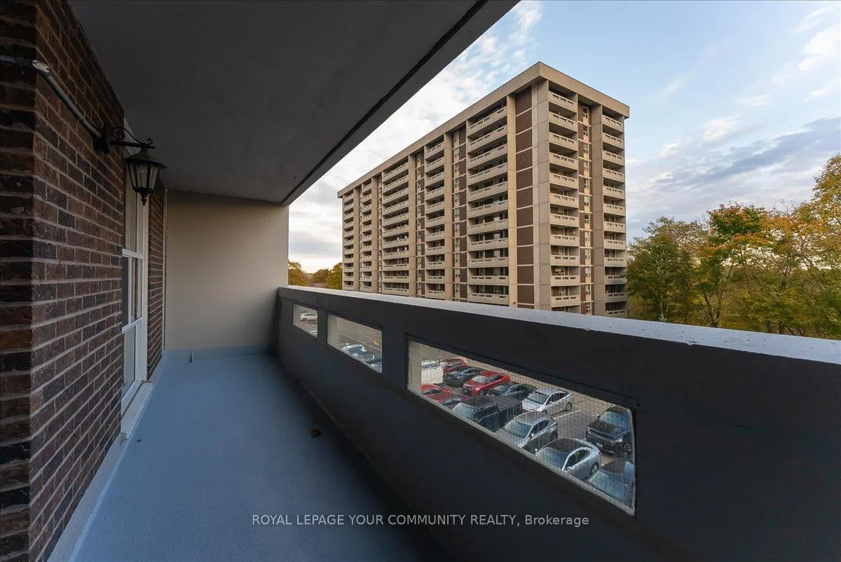 Photo 11 of Unit 408, 60 Inverlochy Boulevard, Markham, Royal Orchard — HOMEH