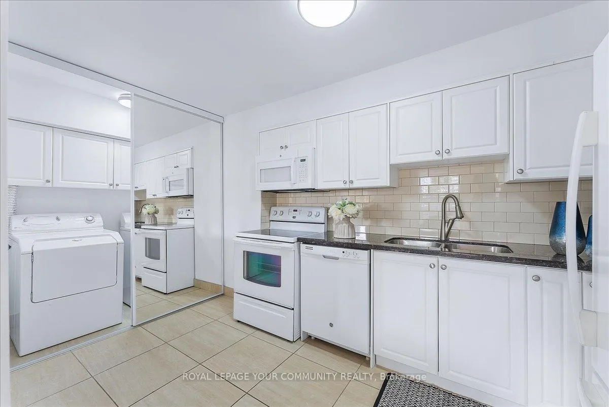 Photo 15 of Unit 408, 60 Inverlochy Boulevard, Markham, Royal Orchard — HOMEH