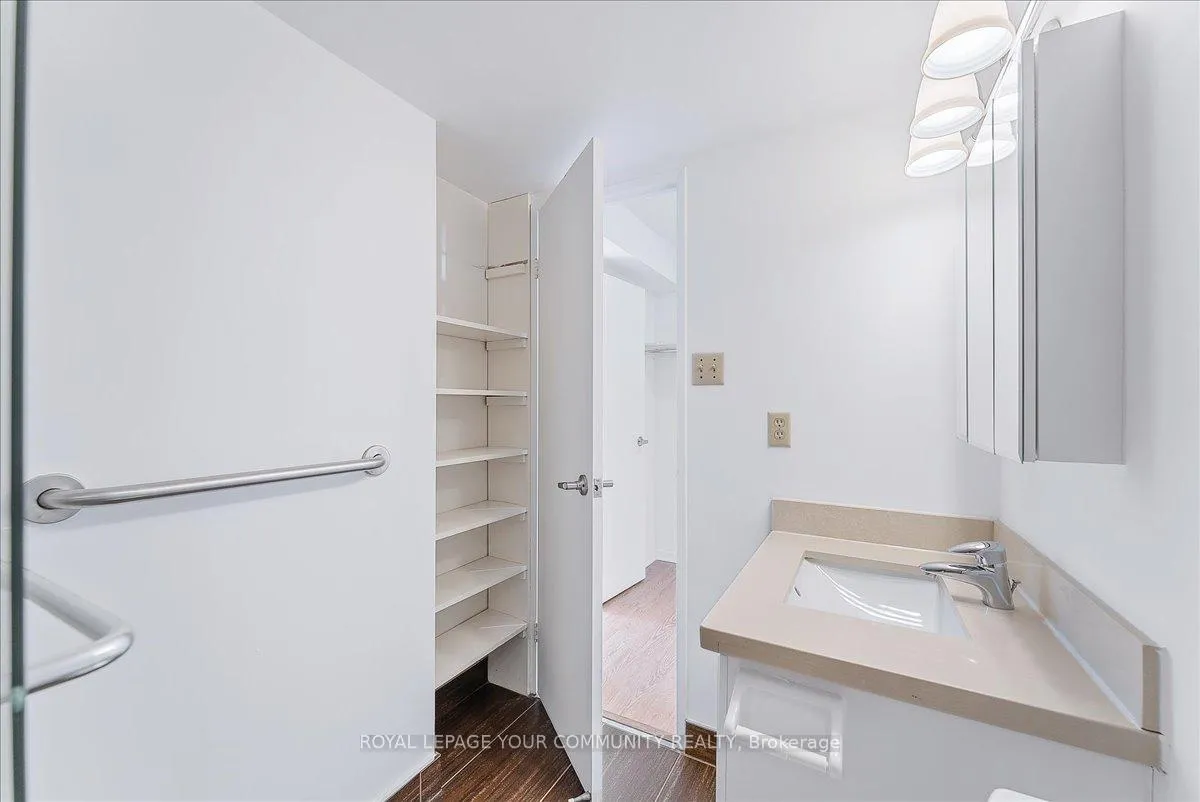 Photo 22 of Unit 408, 60 Inverlochy Boulevard, Markham, Royal Orchard — HOMEH