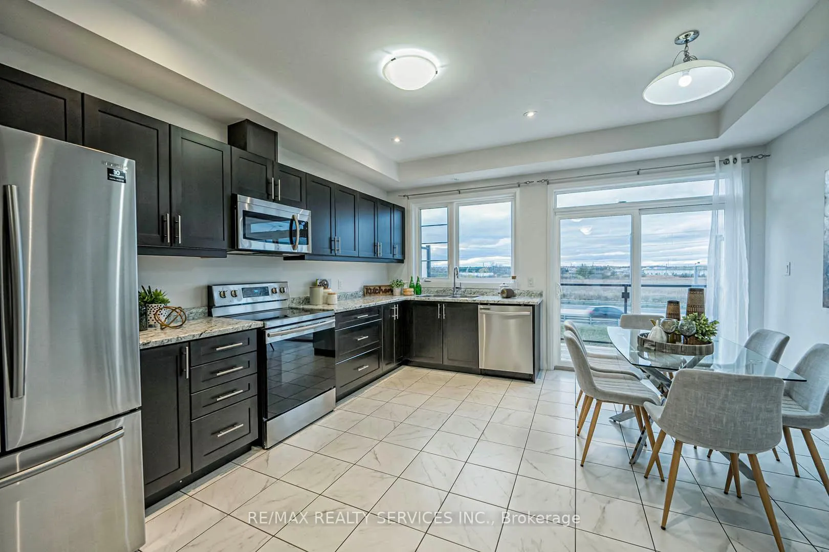 Photo 10 of Unit 239, 30 Times Square Boulevard, Hamilton, Stoney Creek Mountain — HOMEH