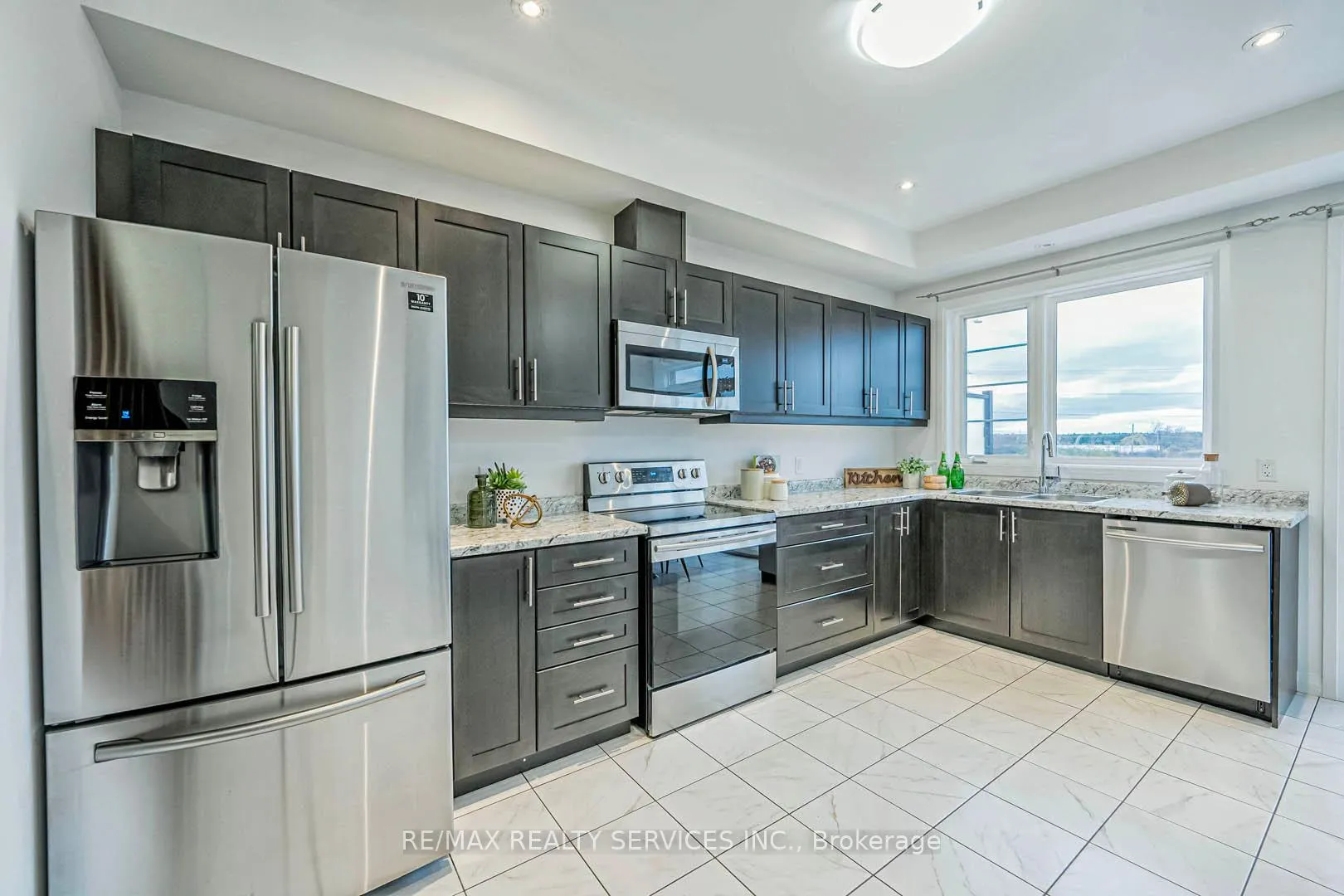 Photo 13 of Unit 239, 30 Times Square Boulevard, Hamilton, Stoney Creek Mountain — HOMEH