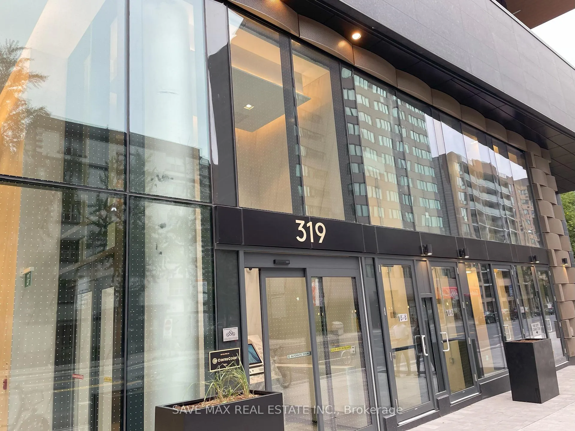 Front of Unit 4906, 319 Jarvis Street