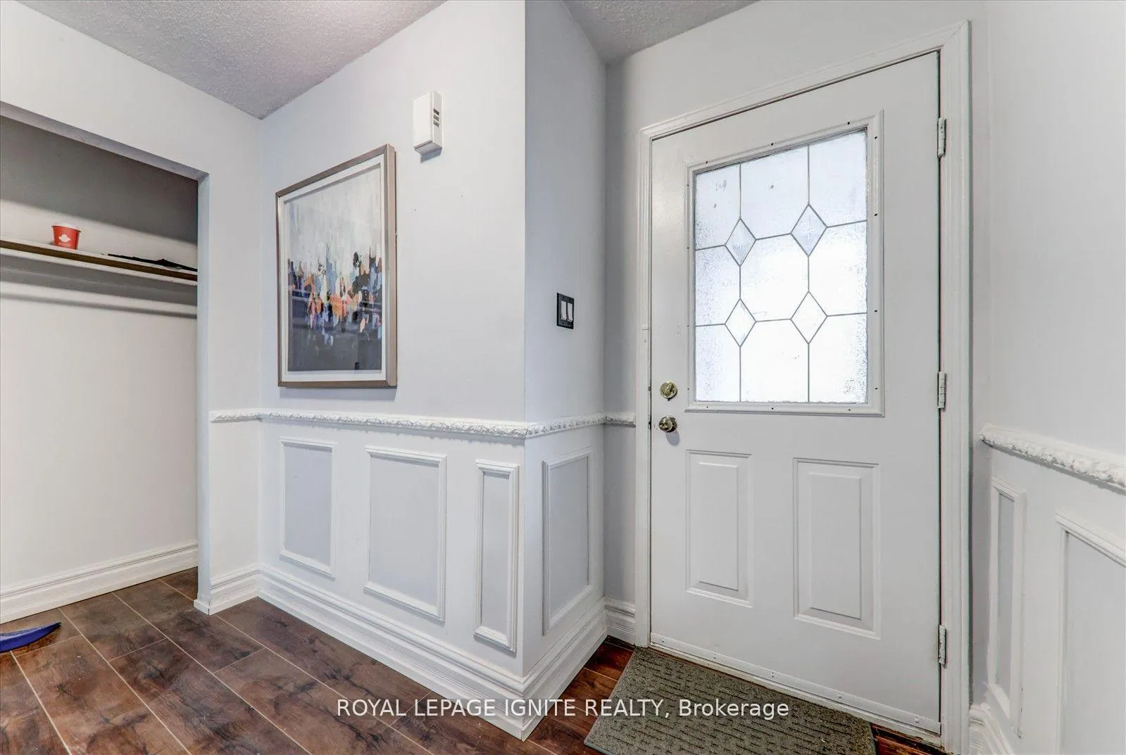 Photo 6 of 201 Sophia Road, Markham, Middlefield — HOMEH