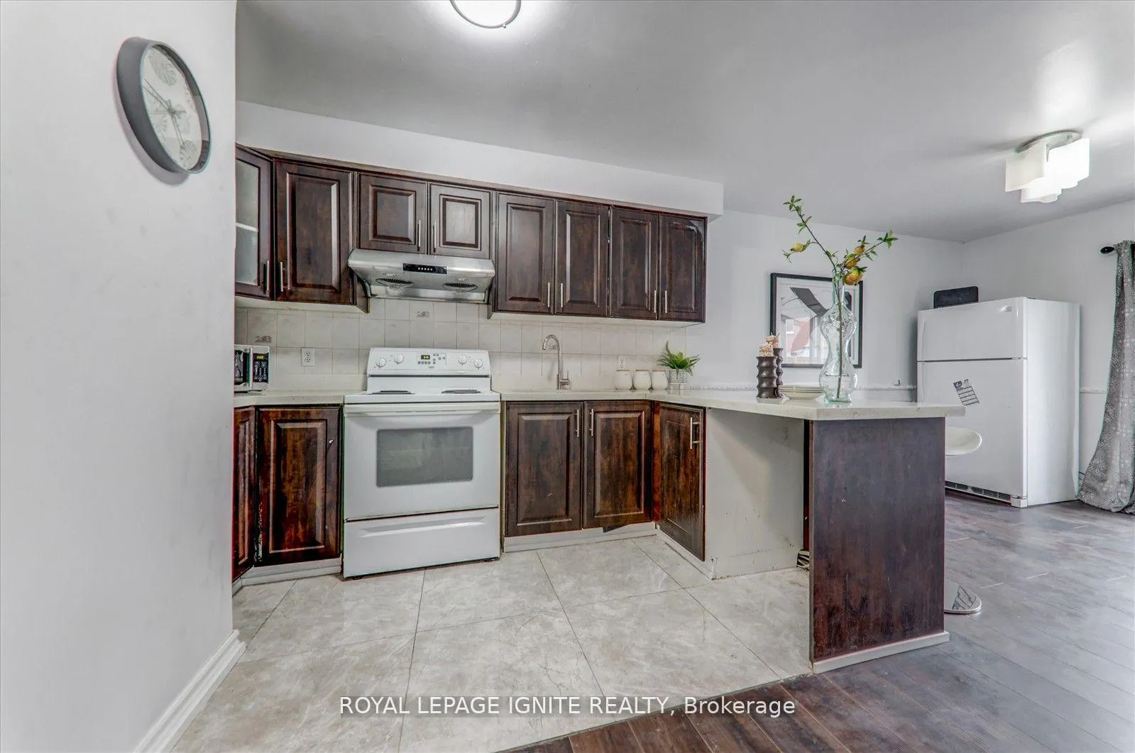 Photo 9 of 201 Sophia Road, Markham, Middlefield — HOMEH