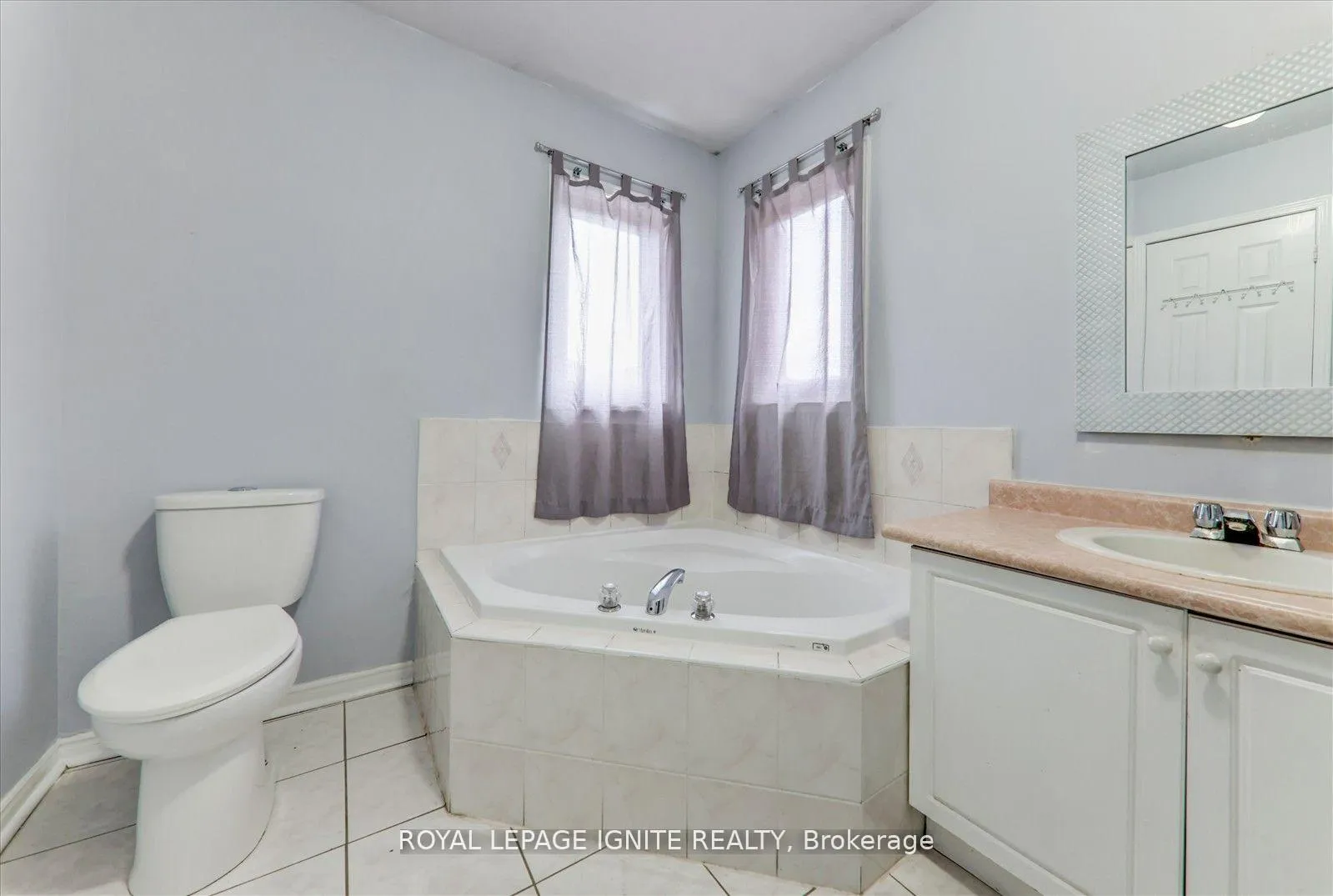 Photo 25 of 201 Sophia Road, Markham, Middlefield — HOMEH