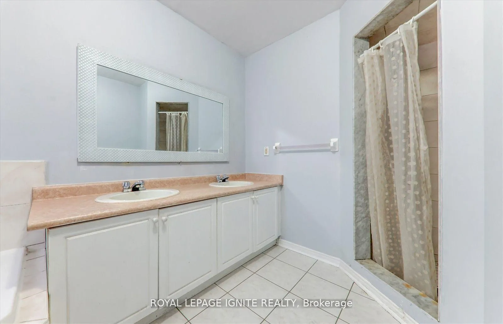 Photo 26 of 201 Sophia Road, Markham, Middlefield — HOMEH