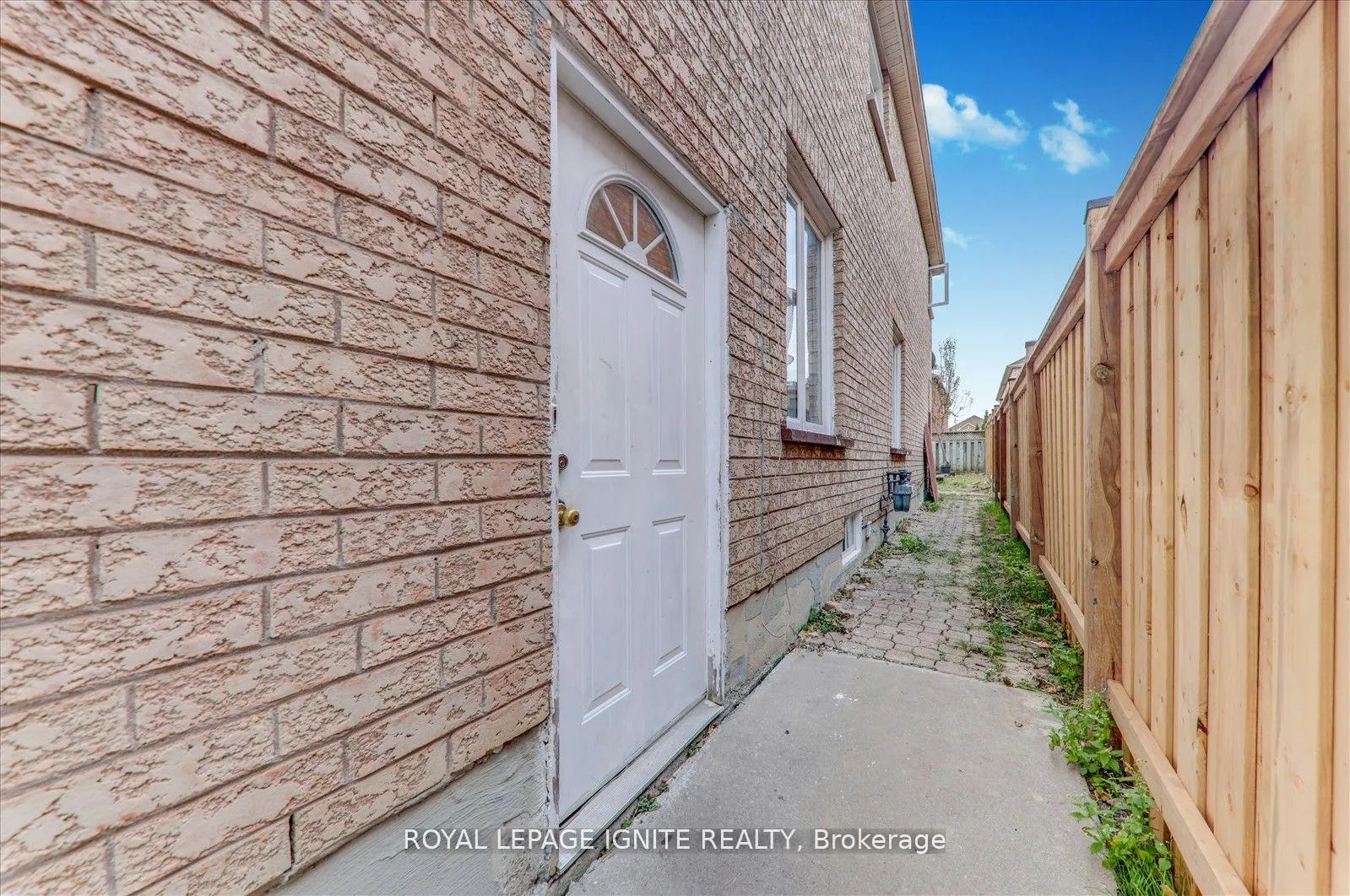 Photo 30 of 201 Sophia Road, Markham, Middlefield — HOMEH