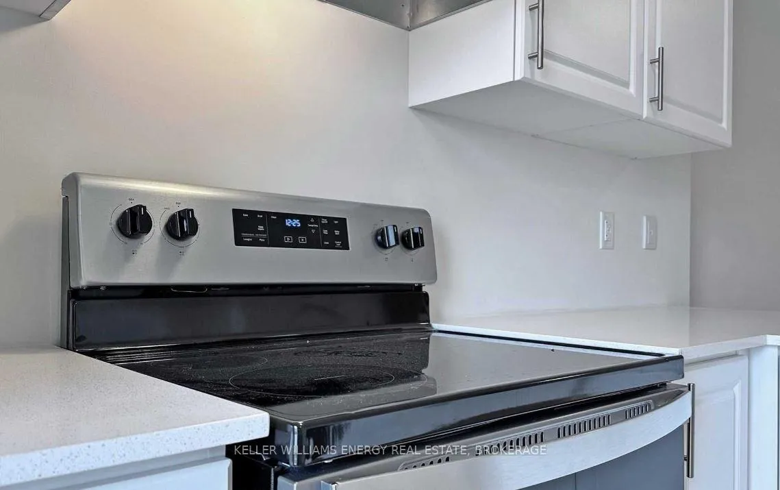 Photo 7 of Unit 14, 470 Beresford Path, Oshawa, Central — HOMEH