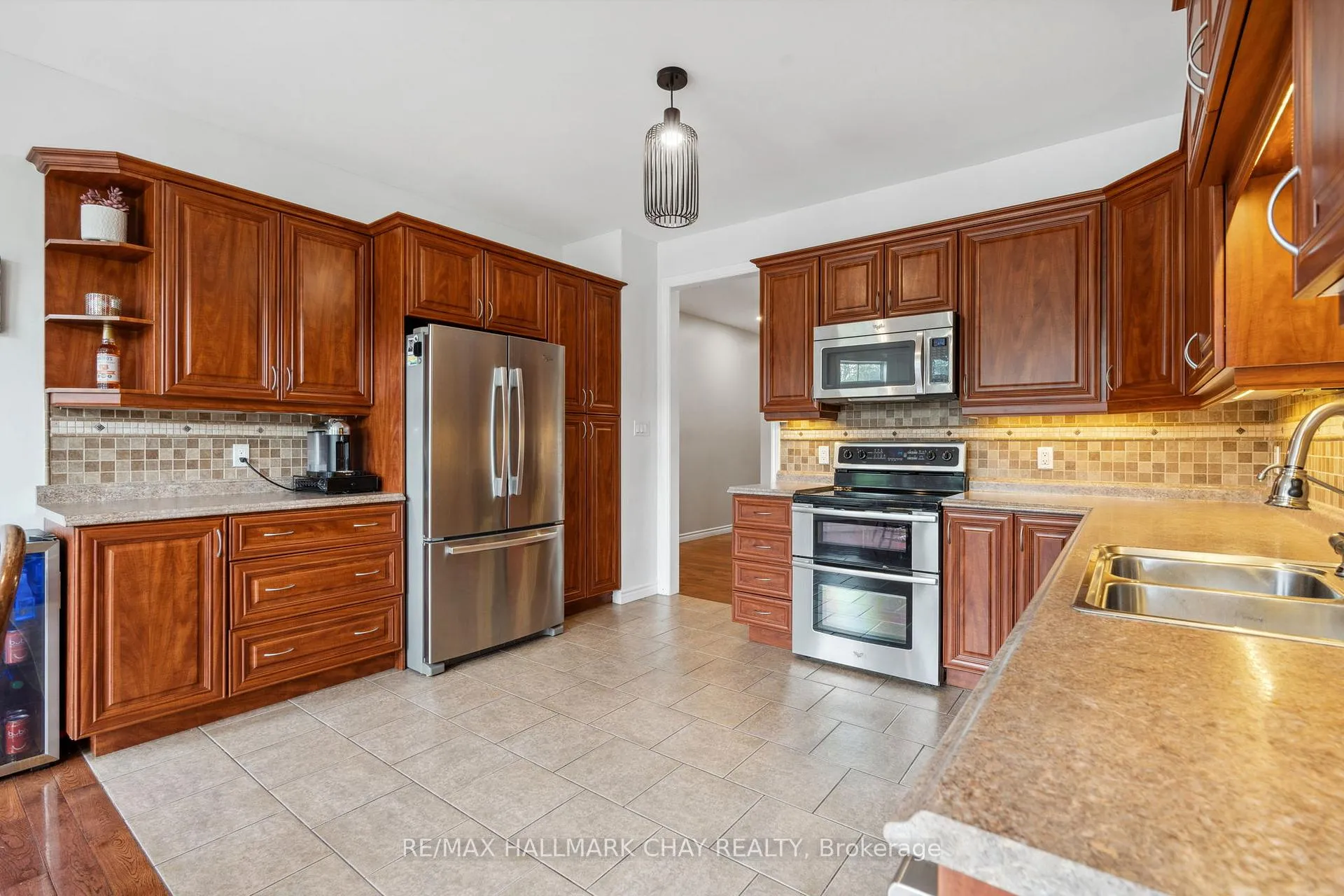 Photo 12 of 138 Wellington Street, Ramara, Atherley — HOMEH