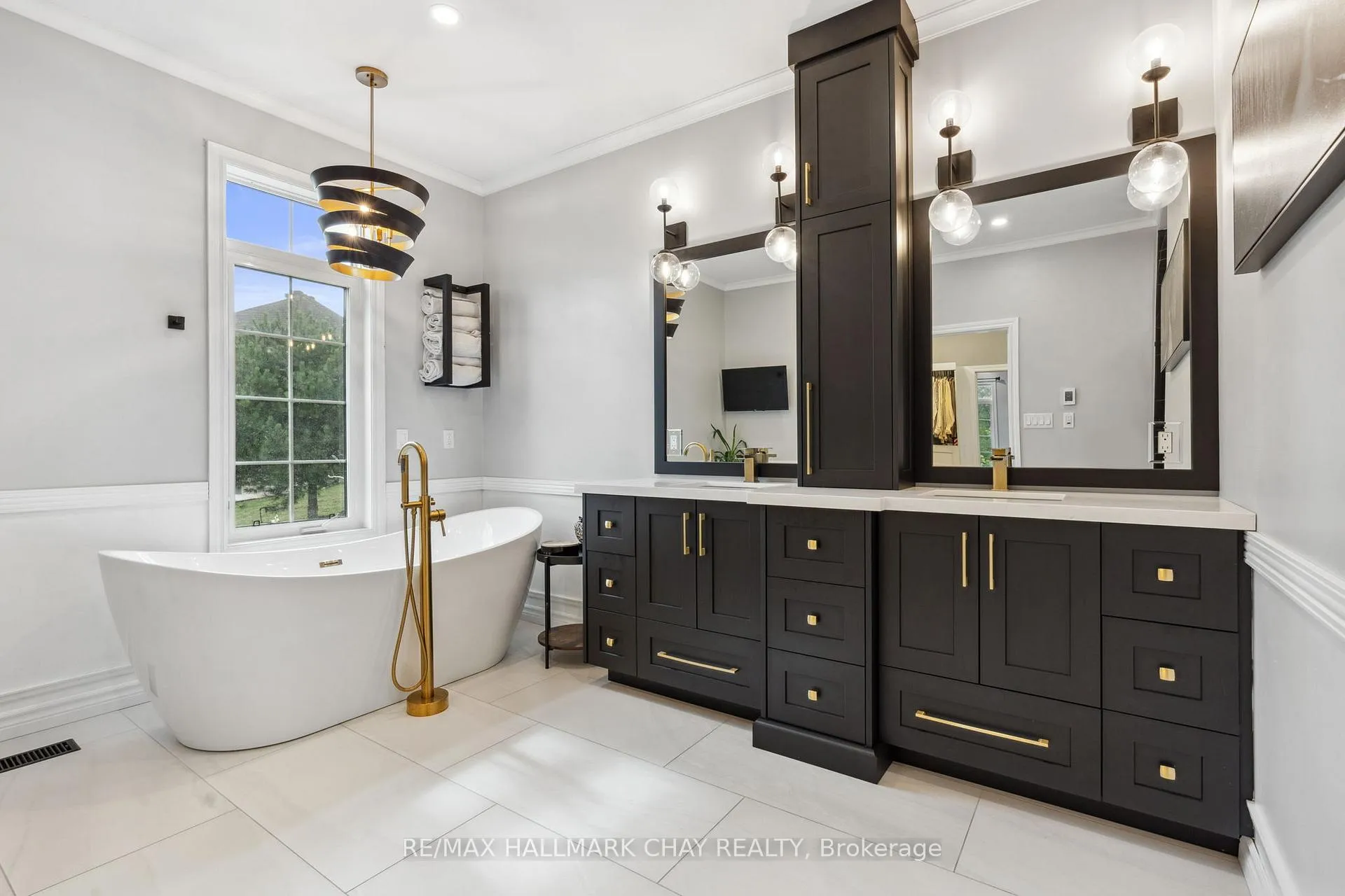 Photo 18 of 138 Wellington Street, Ramara, Atherley — HOMEH
