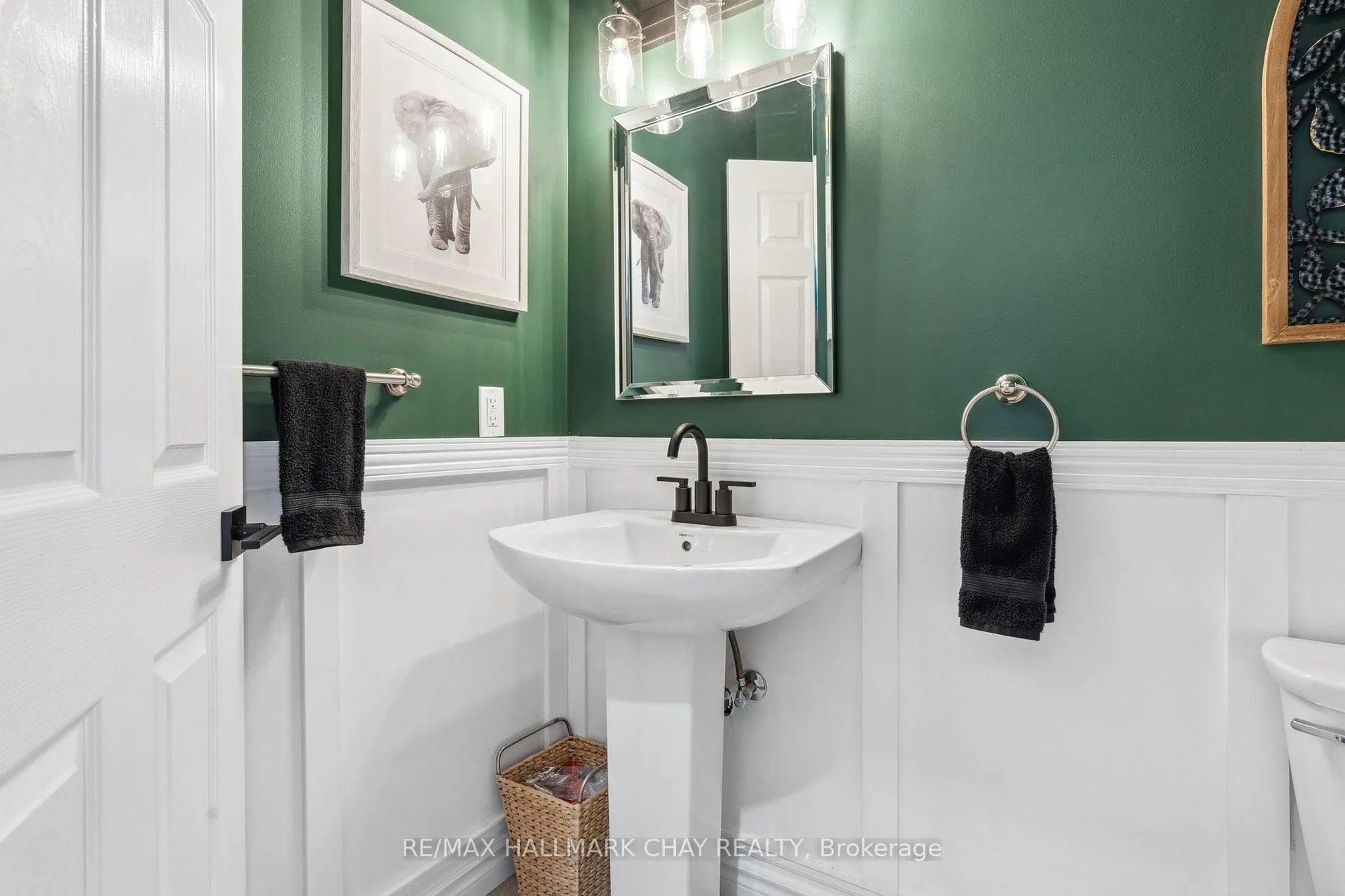 Photo 21 of 138 Wellington Street, Ramara, Atherley — HOMEH