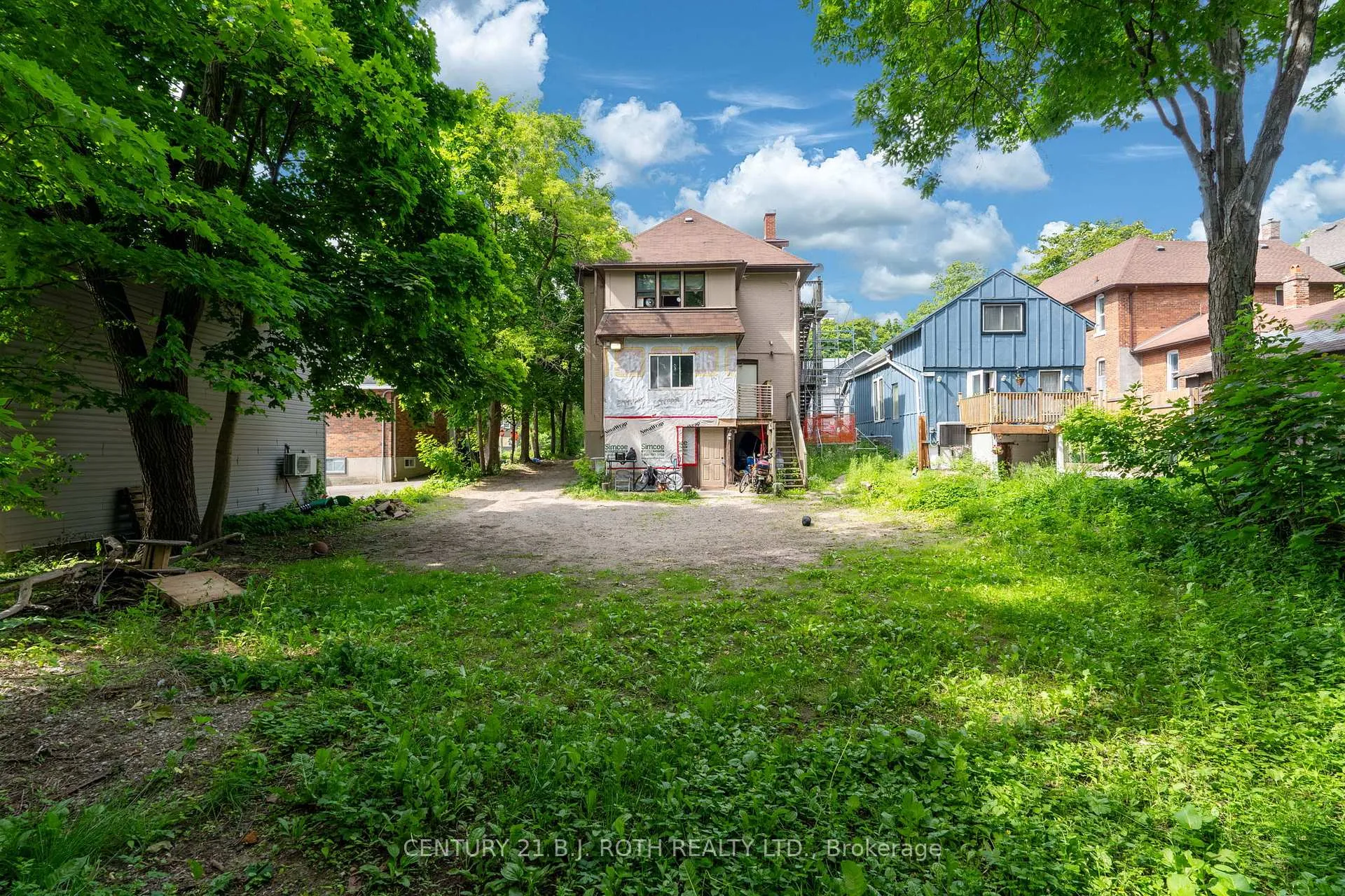 Photo 5 of 63 Mcdonald Street, Barrie, City Centre — HOMEH