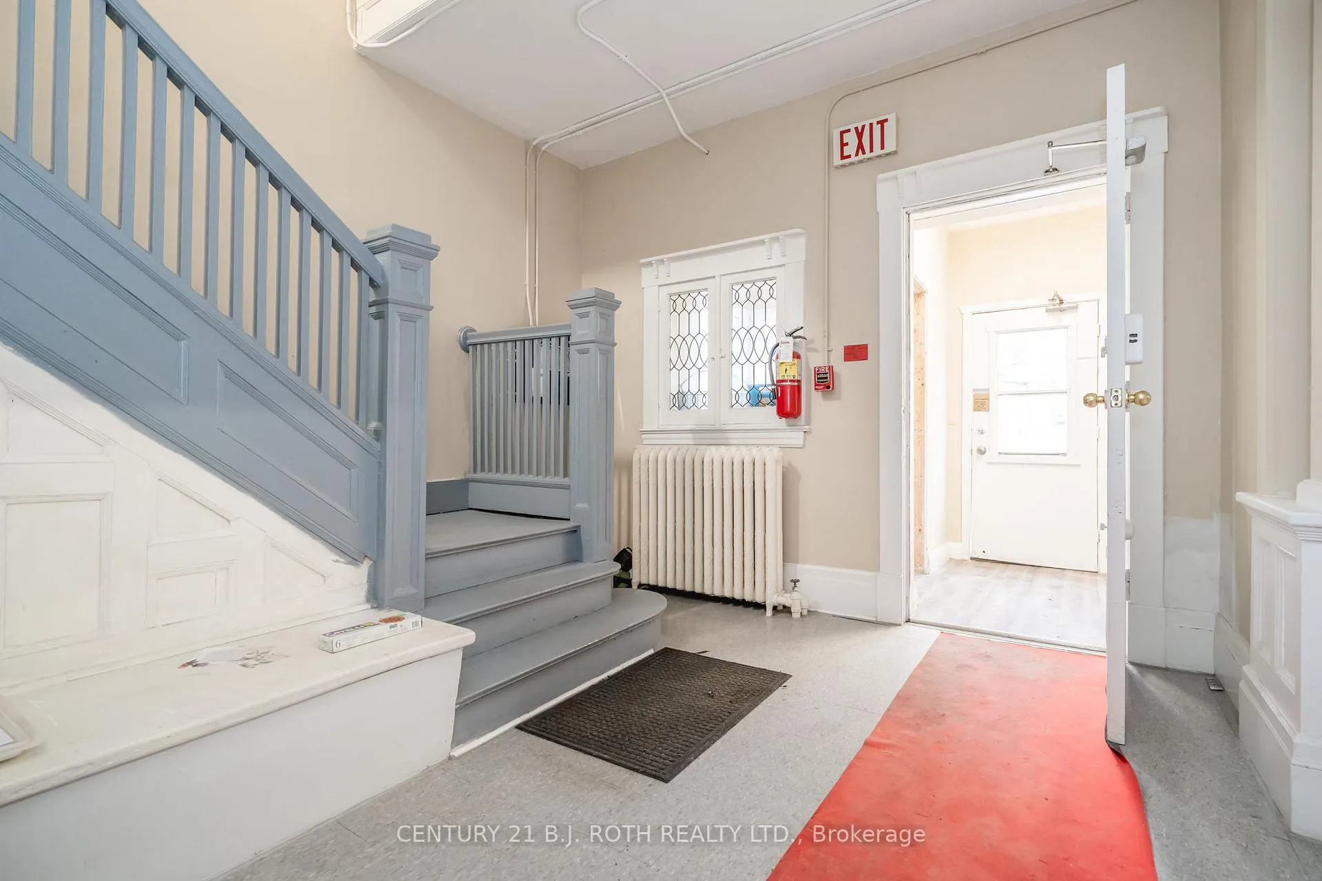 Photo 6 of 63 Mcdonald Street, Barrie, City Centre — HOMEH