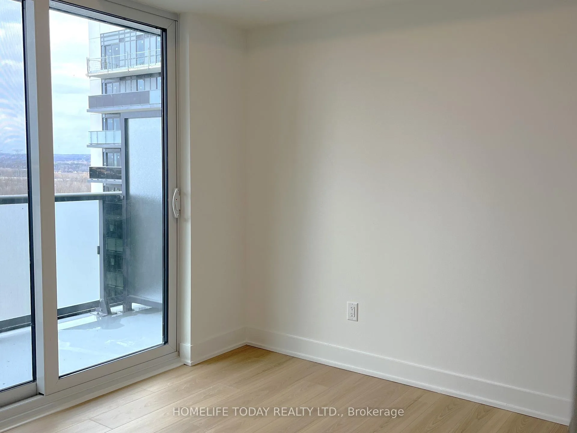 Photo 3 of Unit 1716, 2545 Simcoe Street N, Oshawa, Windfields — HOMEH