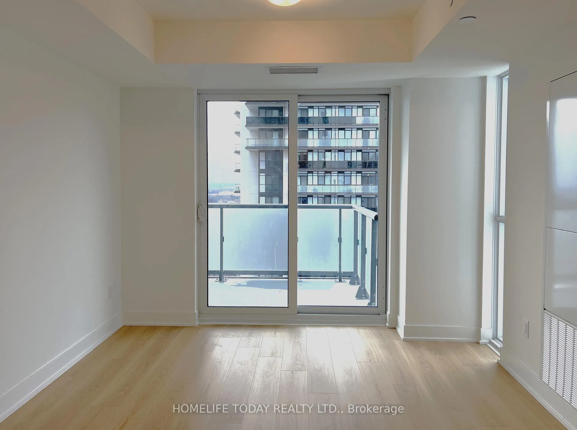 Photo 5 of Unit 1716, 2545 Simcoe Street N, Oshawa, Windfields — HOMEH