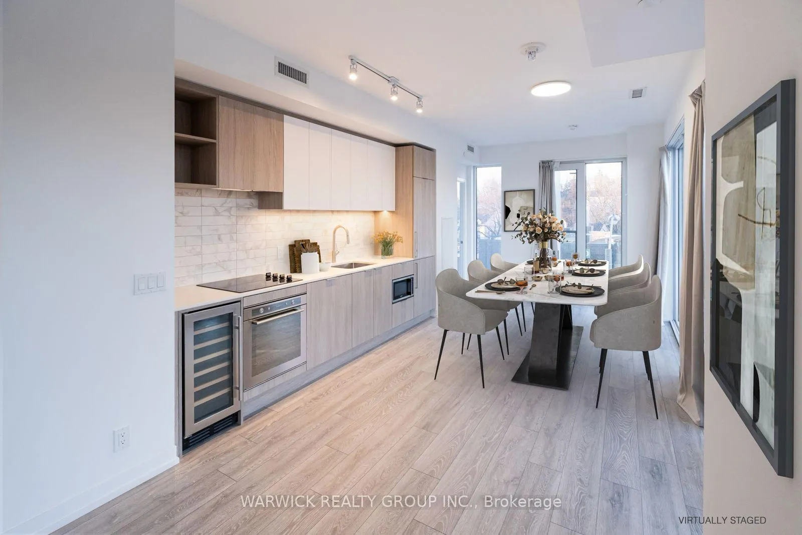 Front of Unit 532, 2020 Bathurst Street