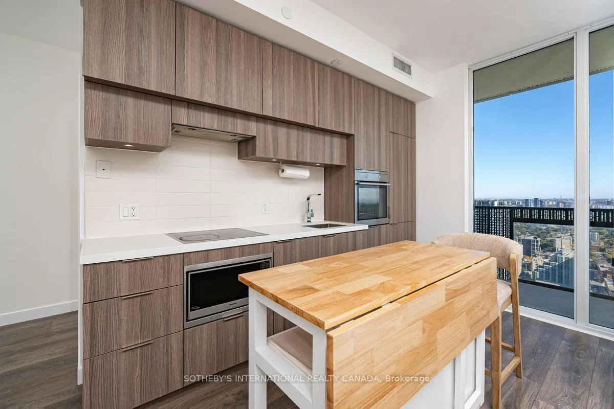 Photo 7 of Unit 4211, 8 Eglinton Avenue E, Toronto, Yonge-Eglinton — HOMEH