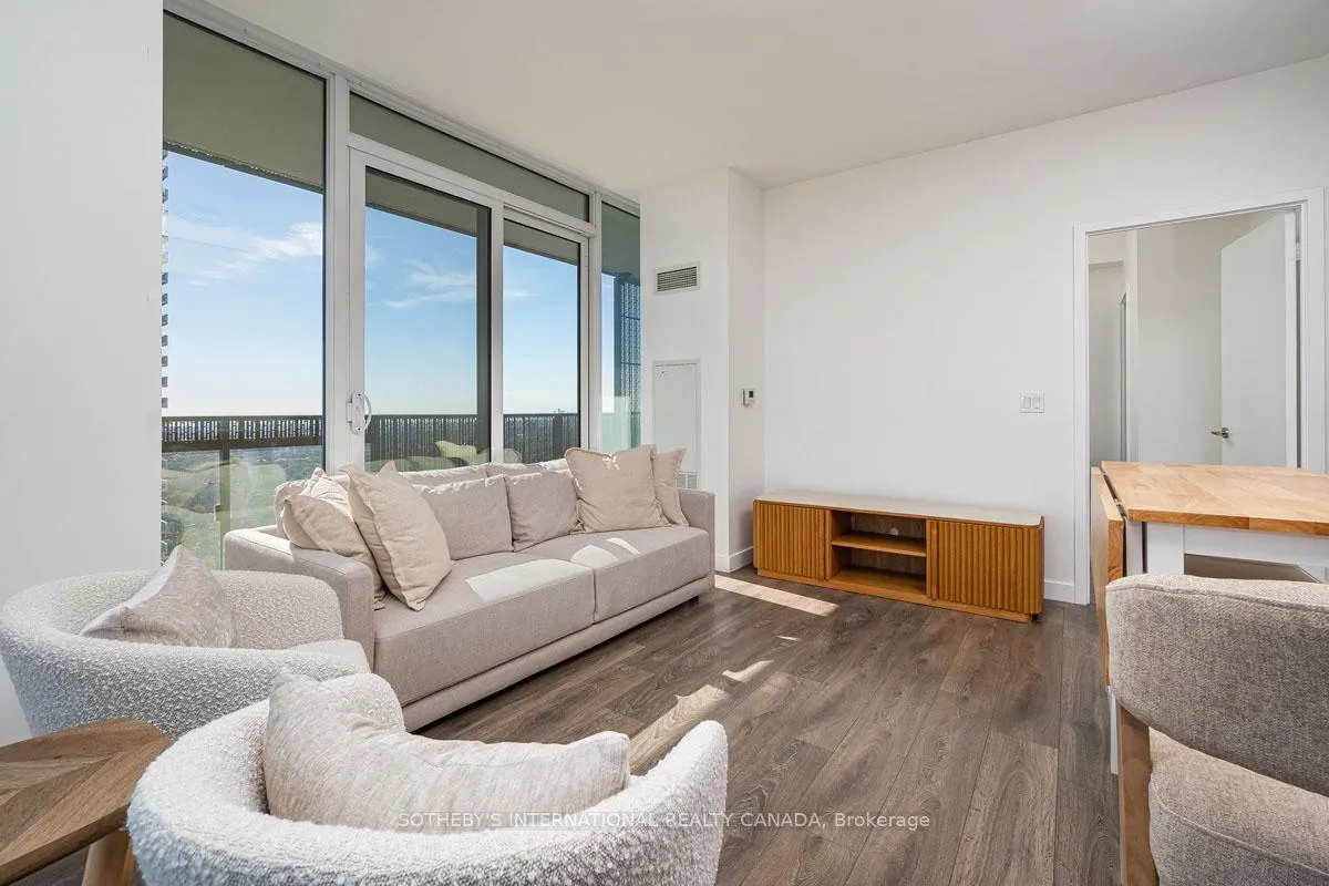 Photo 9 of Unit 4211, 8 Eglinton Avenue E, Toronto, Yonge-Eglinton — HOMEH