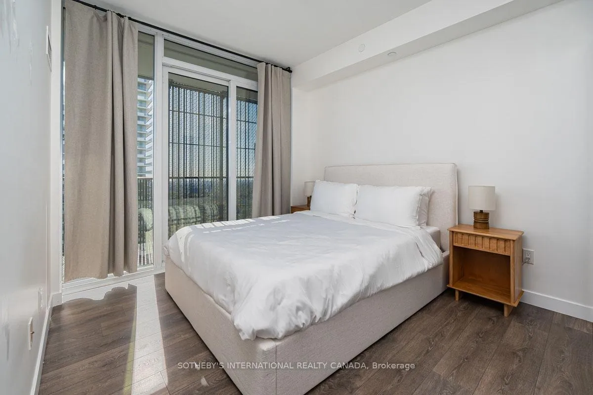 Photo 10 of Unit 4211, 8 Eglinton Avenue E, Toronto, Yonge-Eglinton — HOMEH