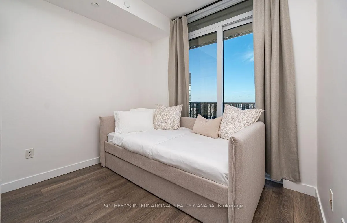 Photo 13 of Unit 4211, 8 Eglinton Avenue E, Toronto, Yonge-Eglinton — HOMEH