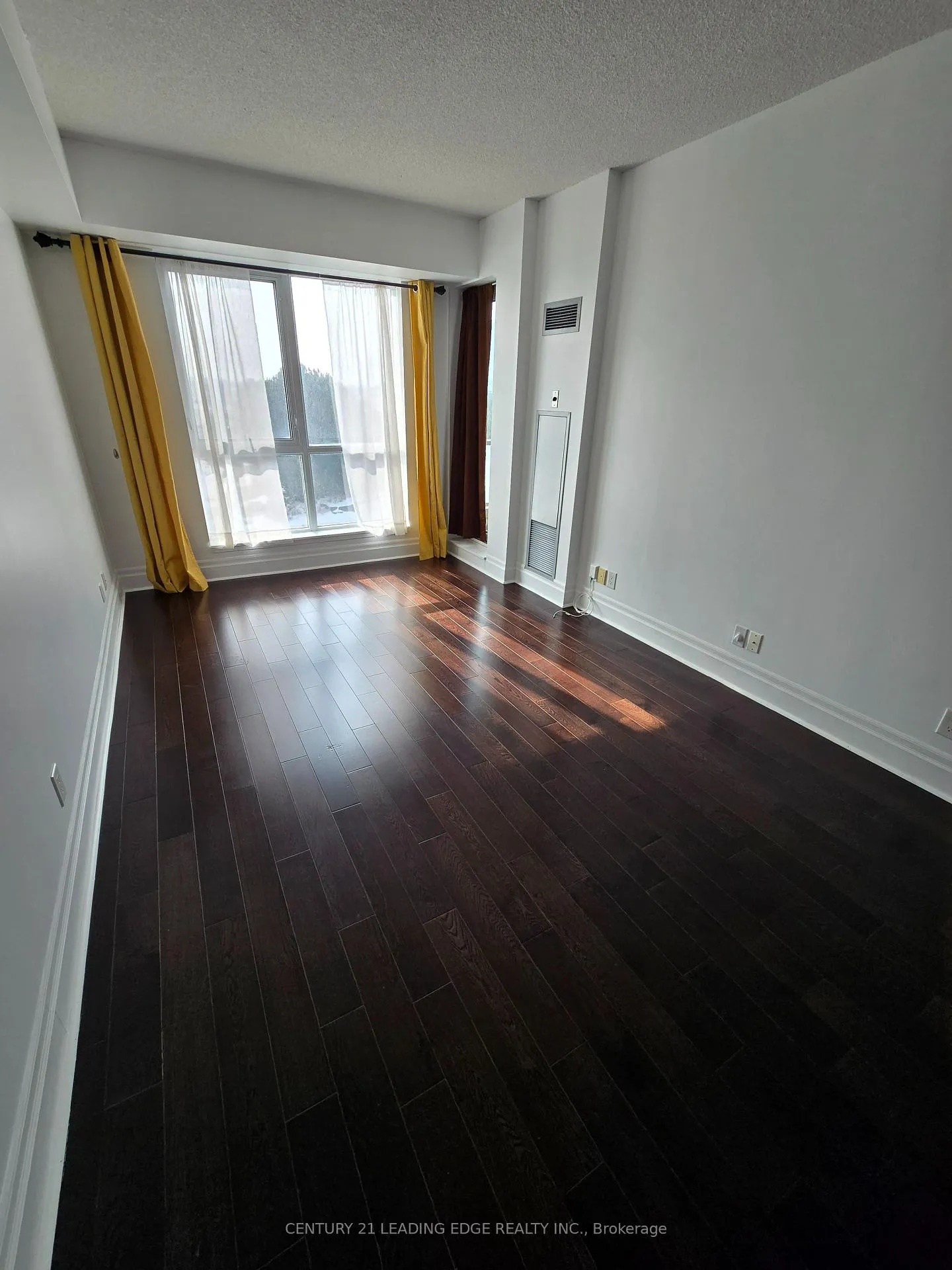 Photo 2 of Unit 407, 1 Upper Duke Crescent, Markham, Unionville — HOMEH