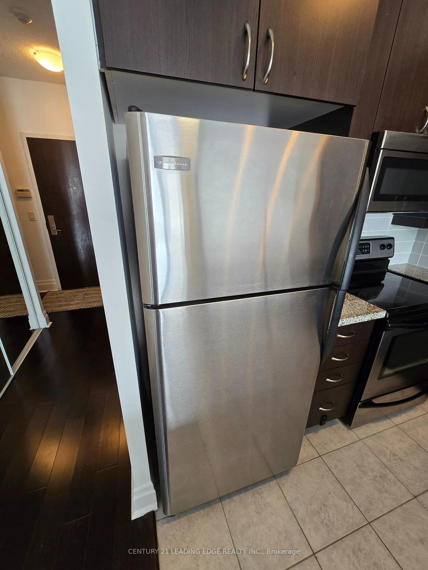 Photo 5 of Unit 407, 1 Upper Duke Crescent, Markham, Unionville — HOMEH