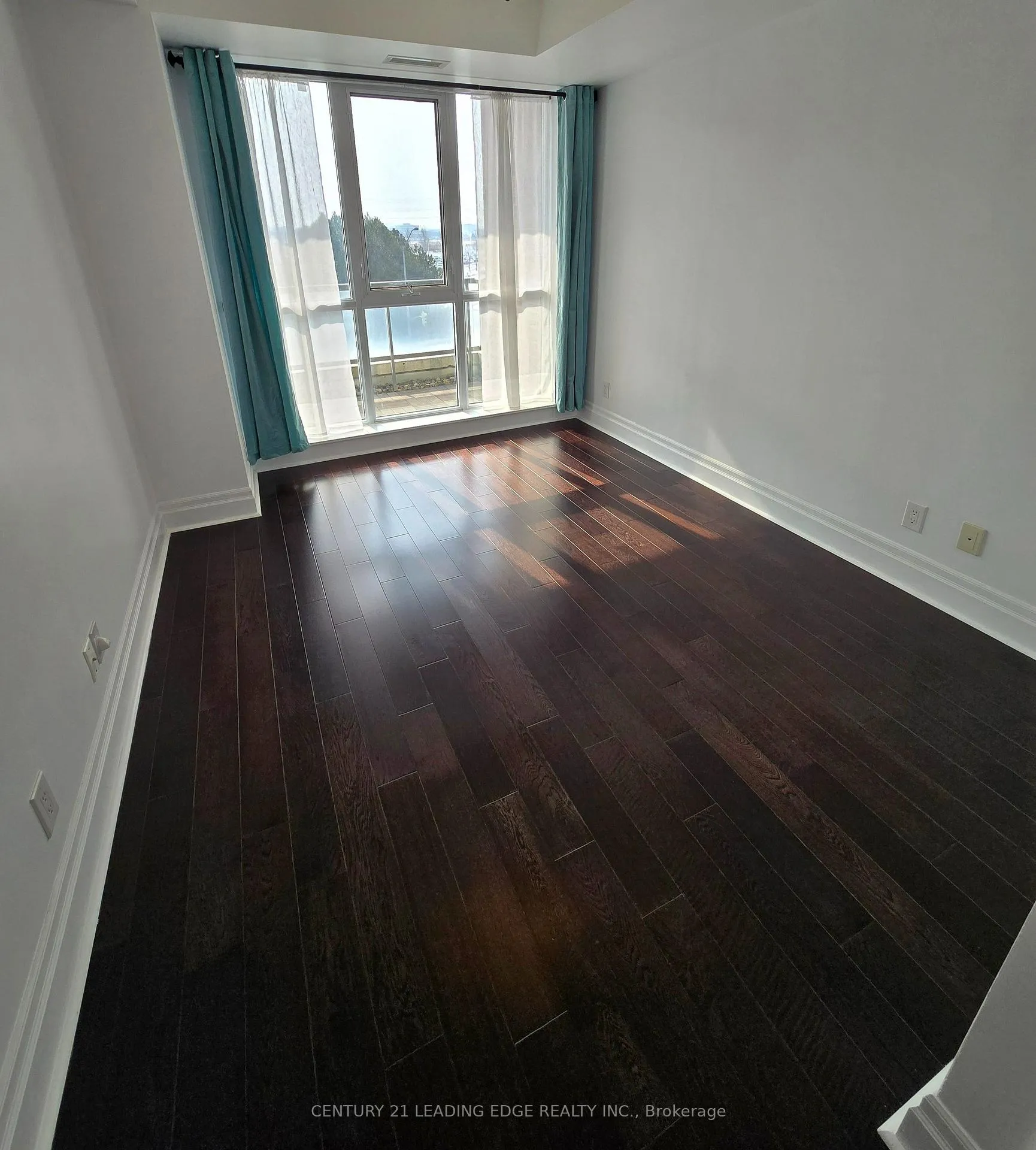 Photo 8 of Unit 407, 1 Upper Duke Crescent, Markham, Unionville — HOMEH