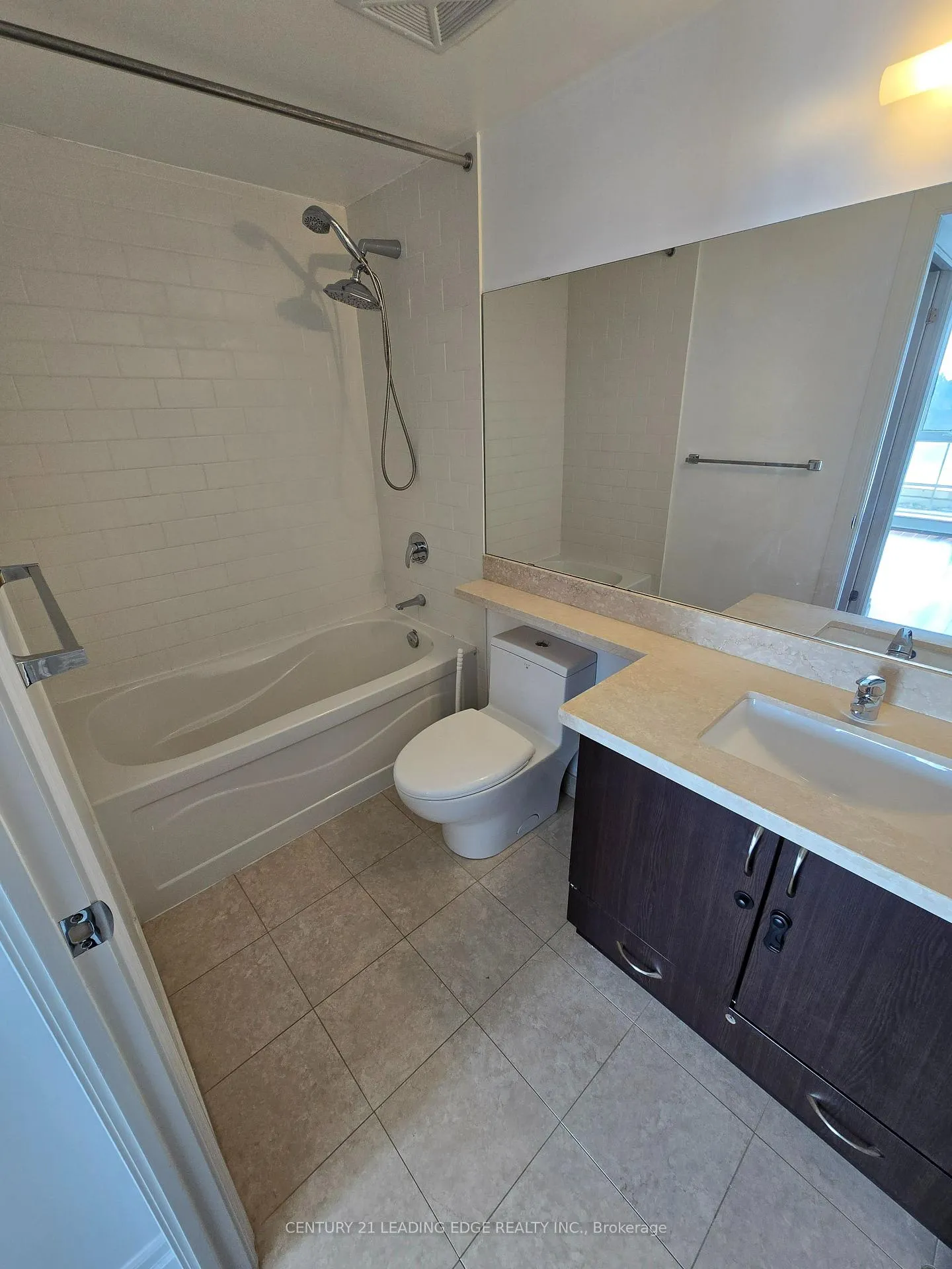 Photo 10 of Unit 407, 1 Upper Duke Crescent, Markham, Unionville — HOMEH